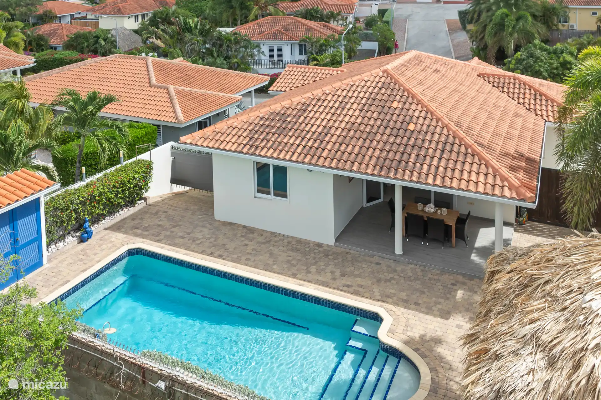 Villa Kas Bon Bida, located in the safe and quiet Marbella Estate in Jan Thiel, is available all year round as your ideal holiday home.