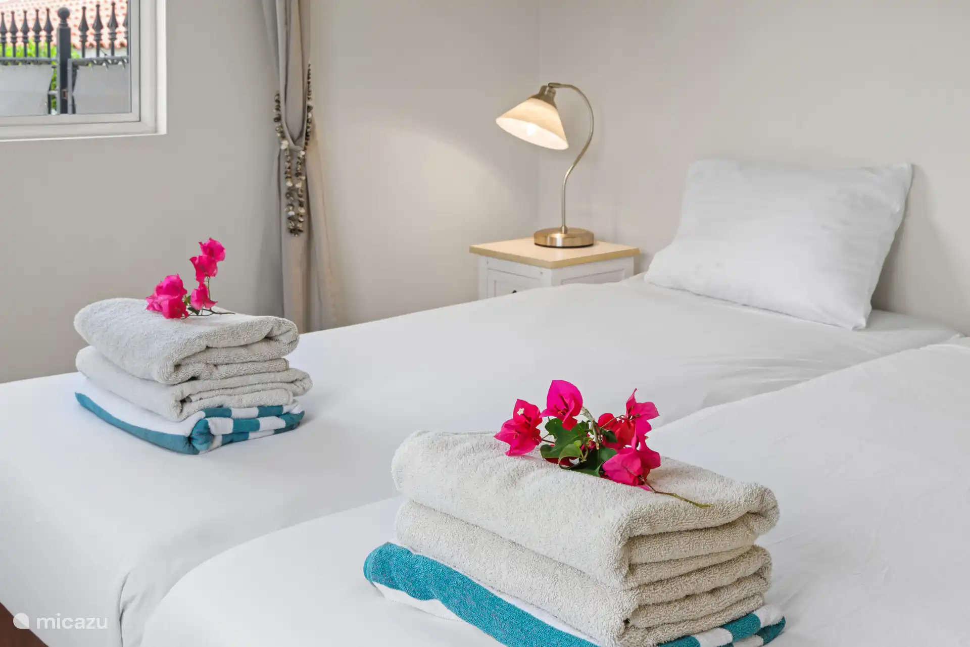 Towels and beach towels are provided.