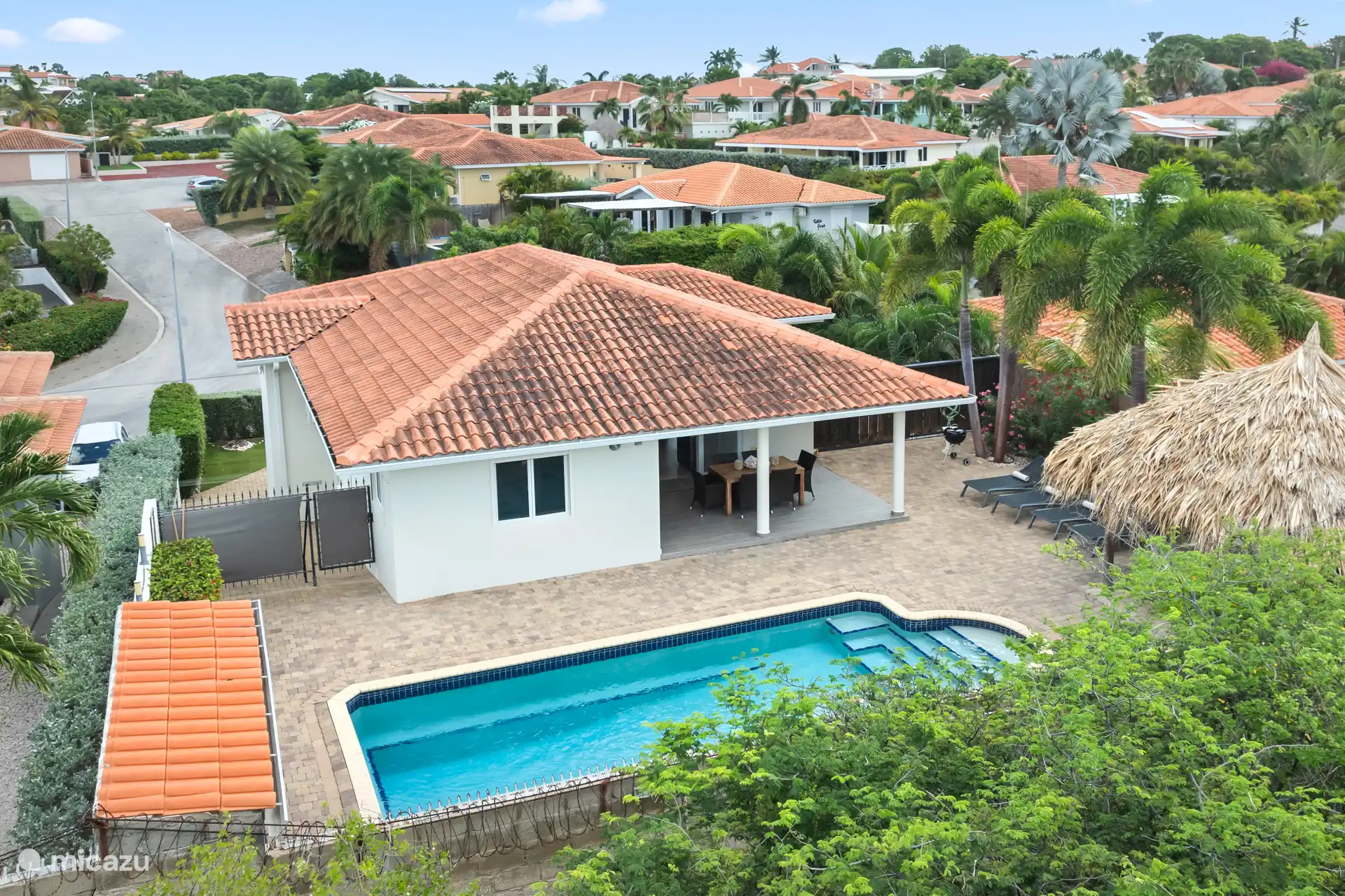 We look forward to welcoming you to Villa Kas Bon Bida!