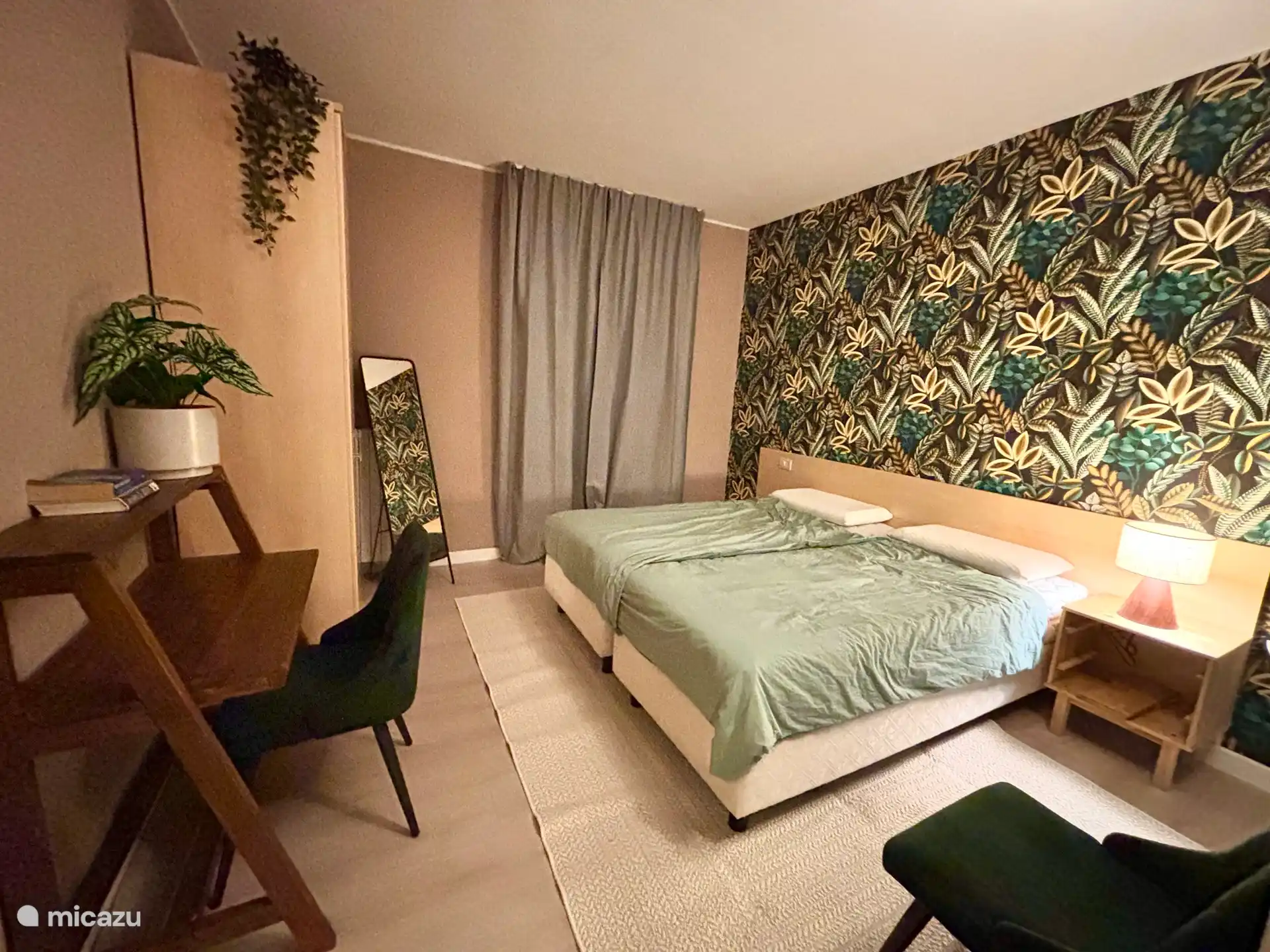 Een van de slaapkamers met 2-persoonsbed