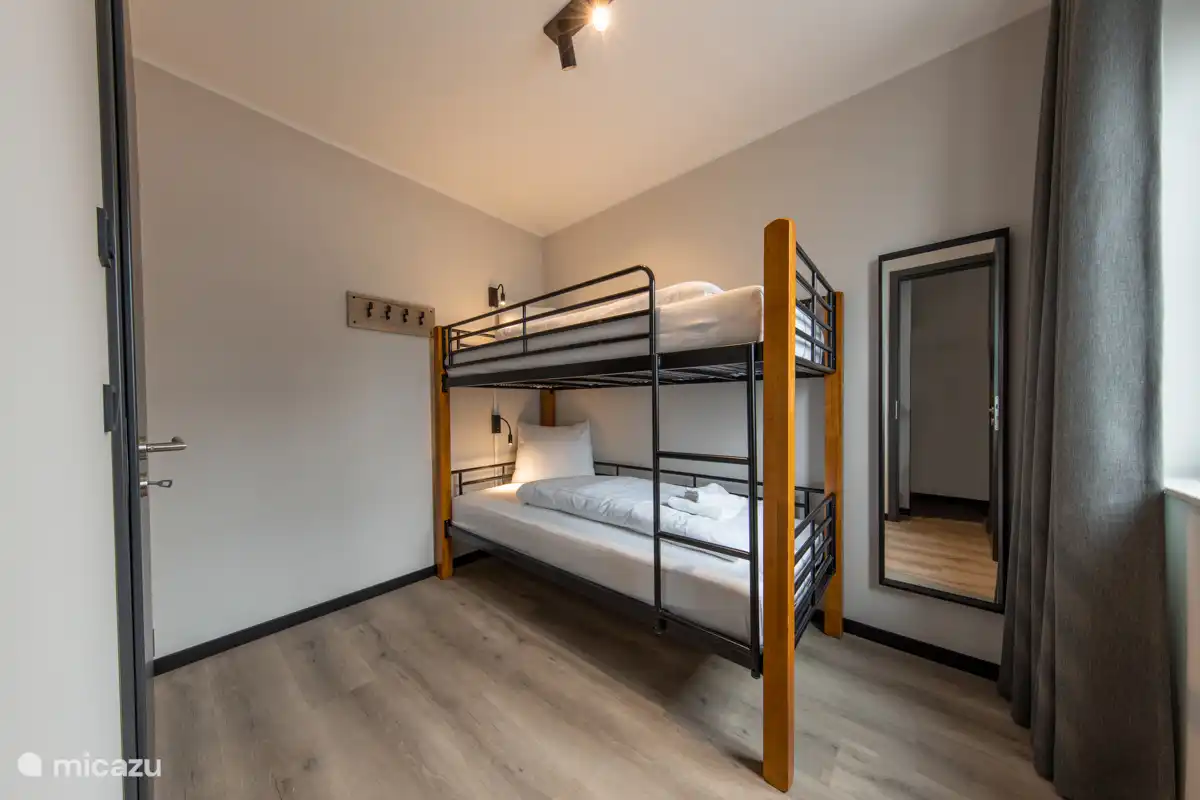 Schlafzimmer mit Etagenbetten