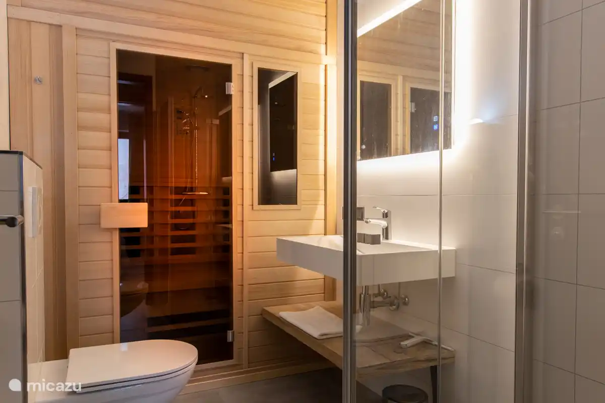 Badezimmer mit Sauna
