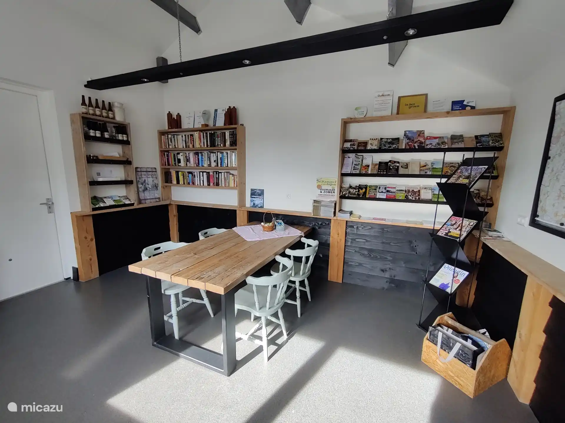 Afwas en informatieruimte, spellen, bieb, streekproducten dat vindt u hier.