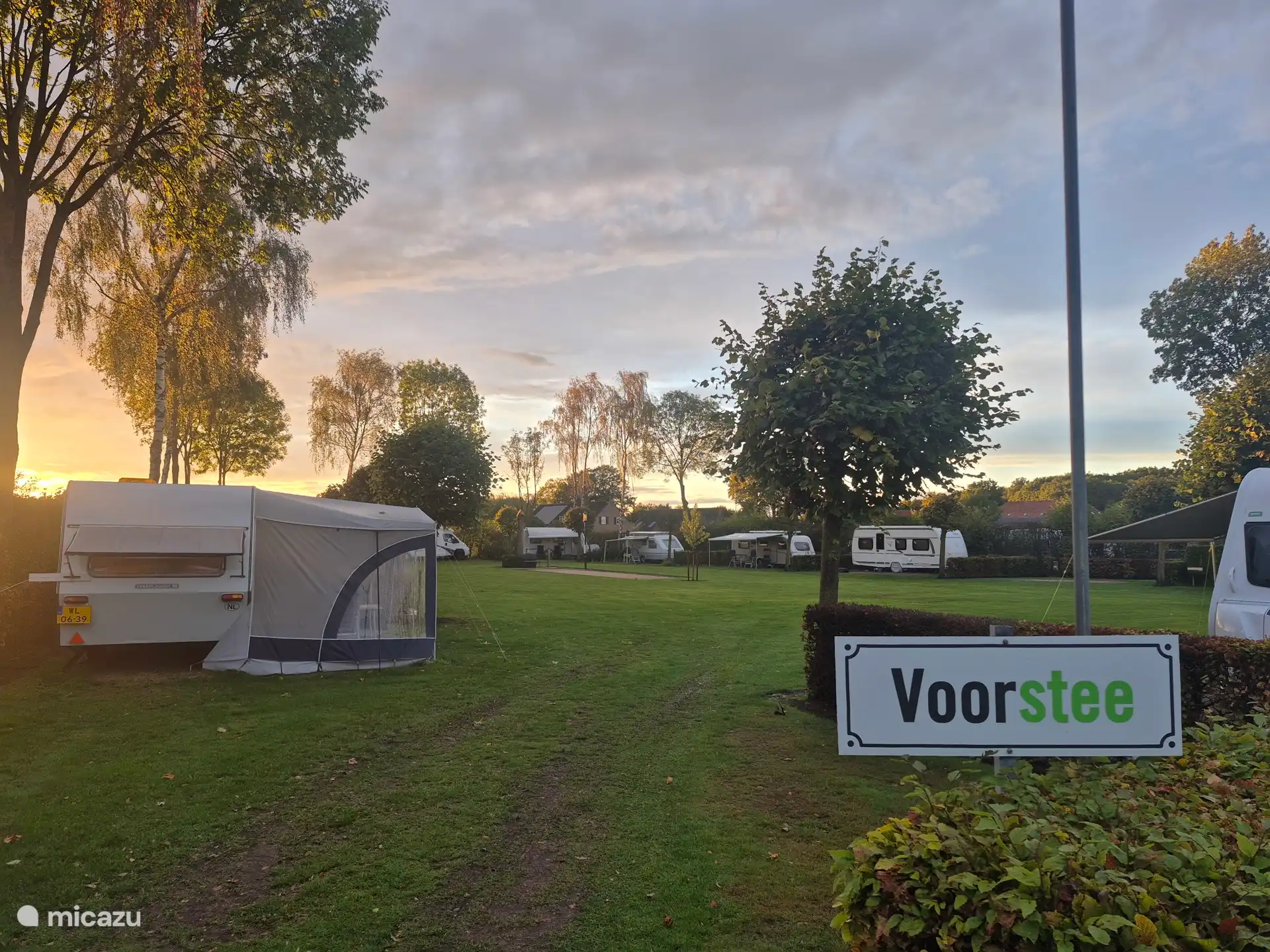 Veld 1: Voorstee 15 kampeerplaatsen + accommodatie. 