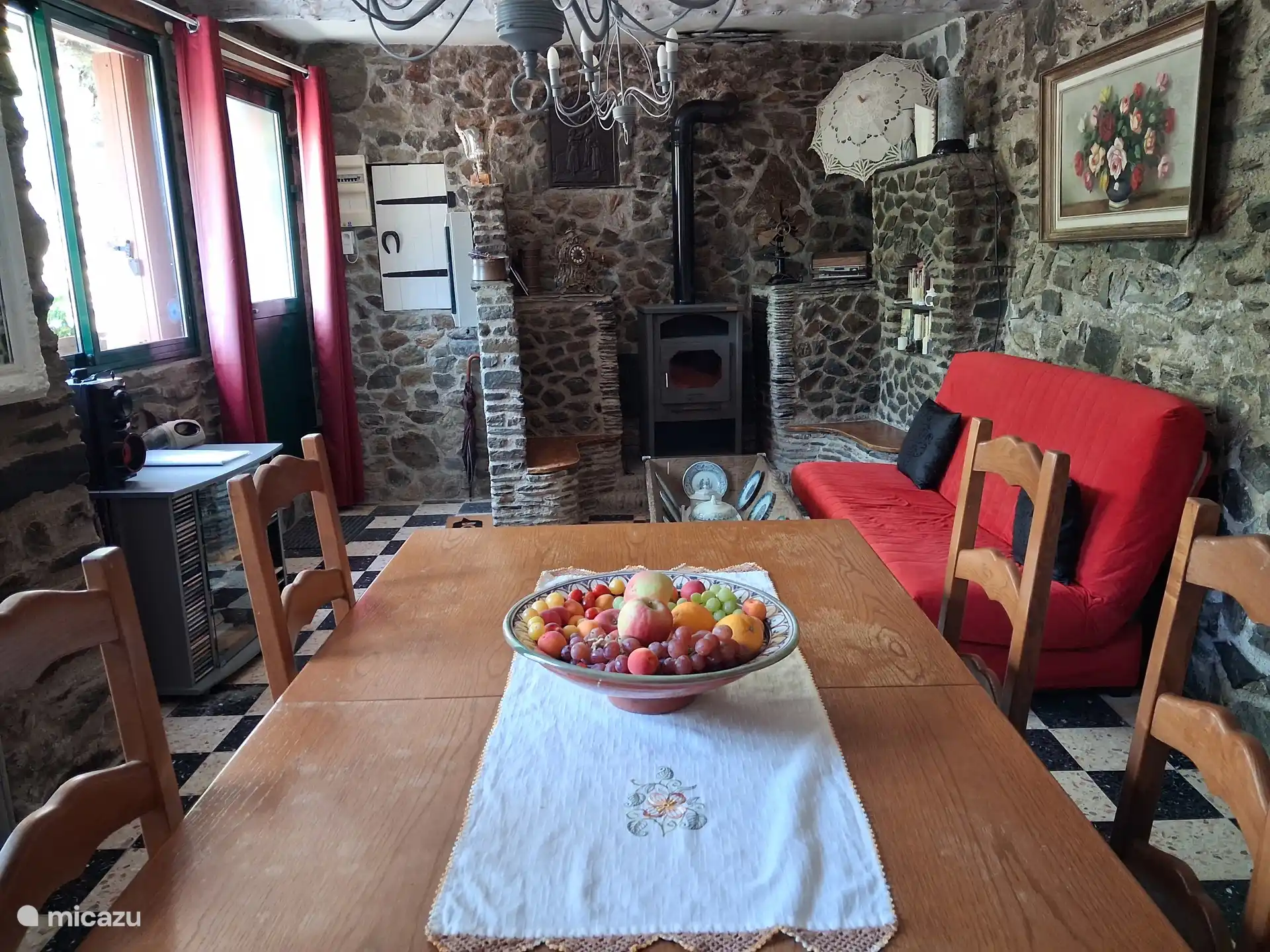 Woonkamer met open haard
