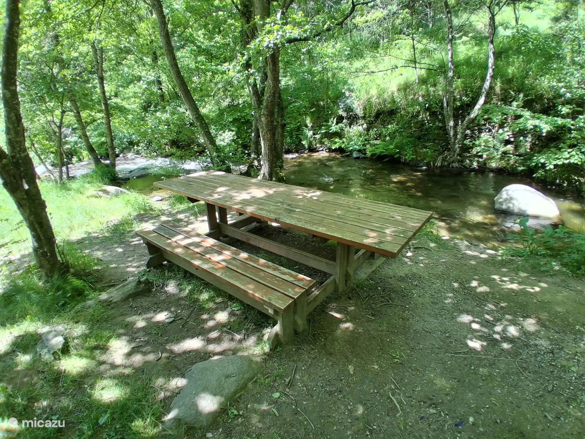 Ideaal voor een kleine maaltijd aan de rivier