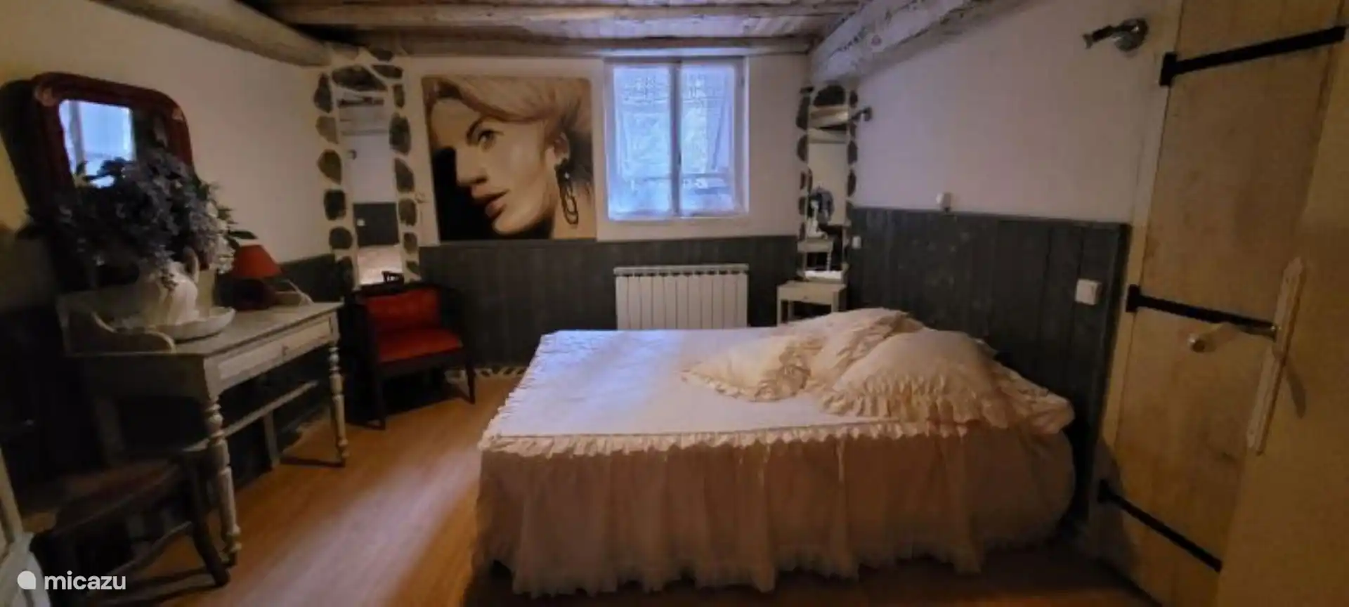 Chambre avec lit 140x190
