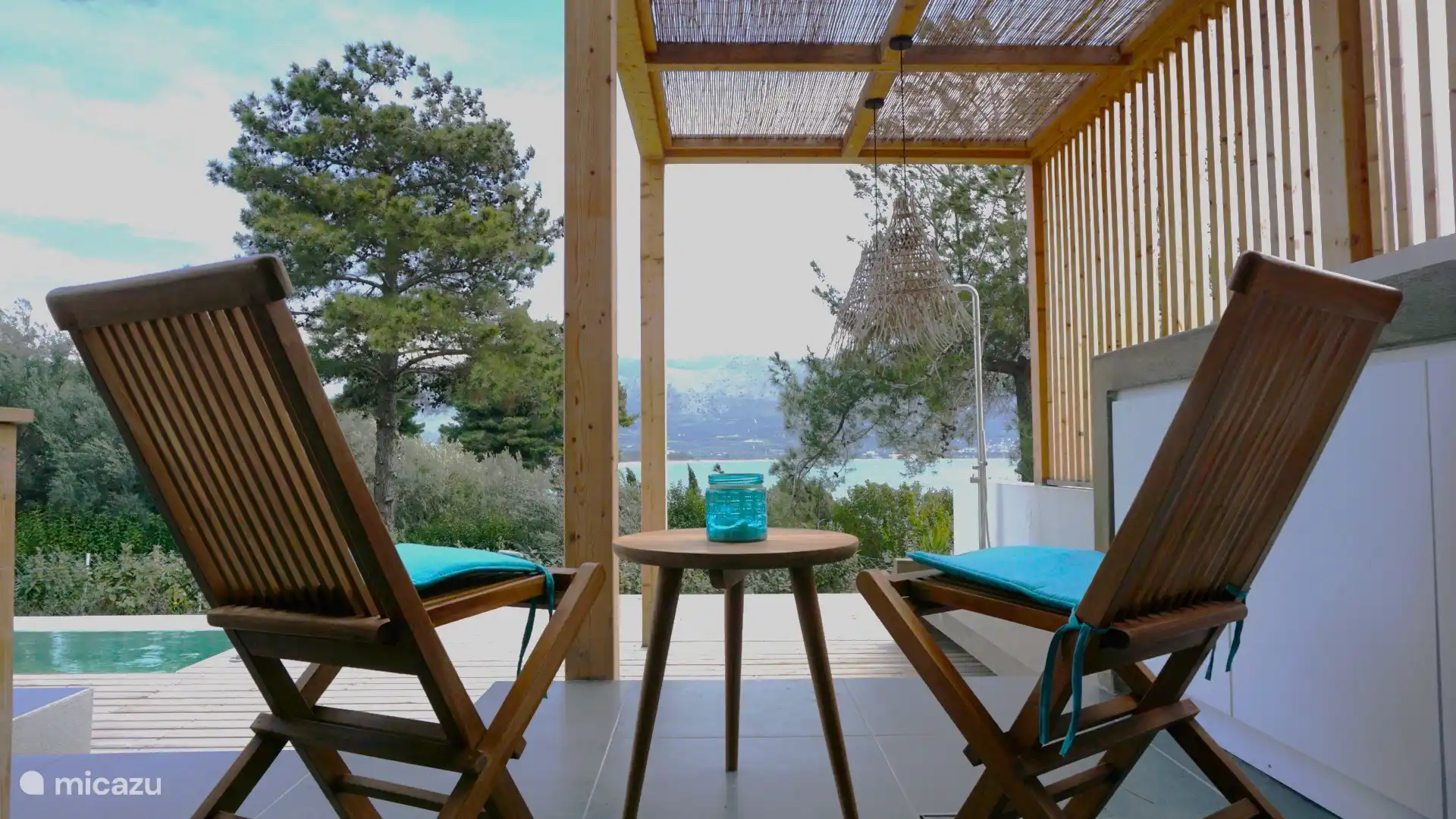 Trinken Sie morgens einen Kaffee und genießen Sie die Aussicht