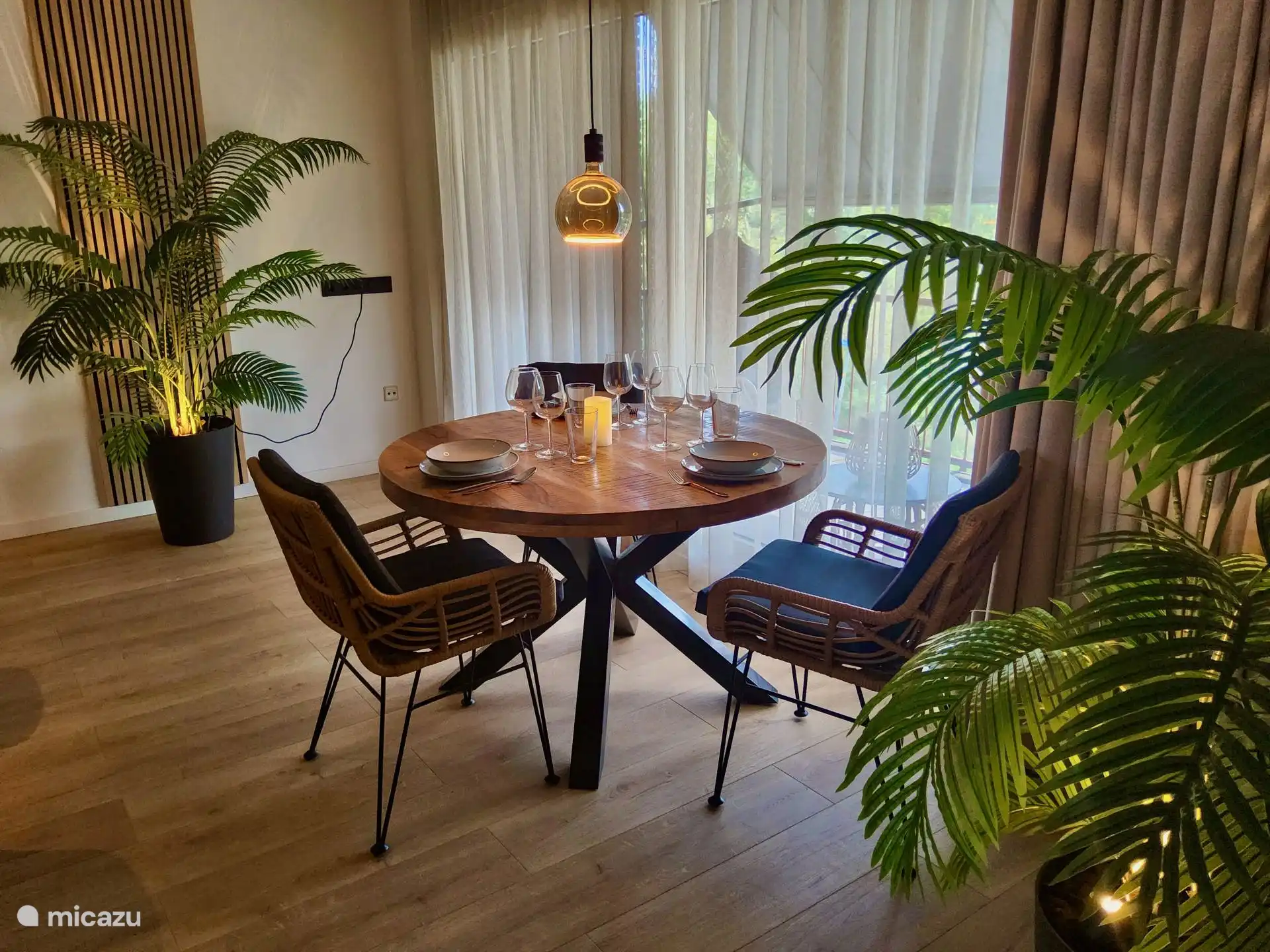 Comedor en la habitación