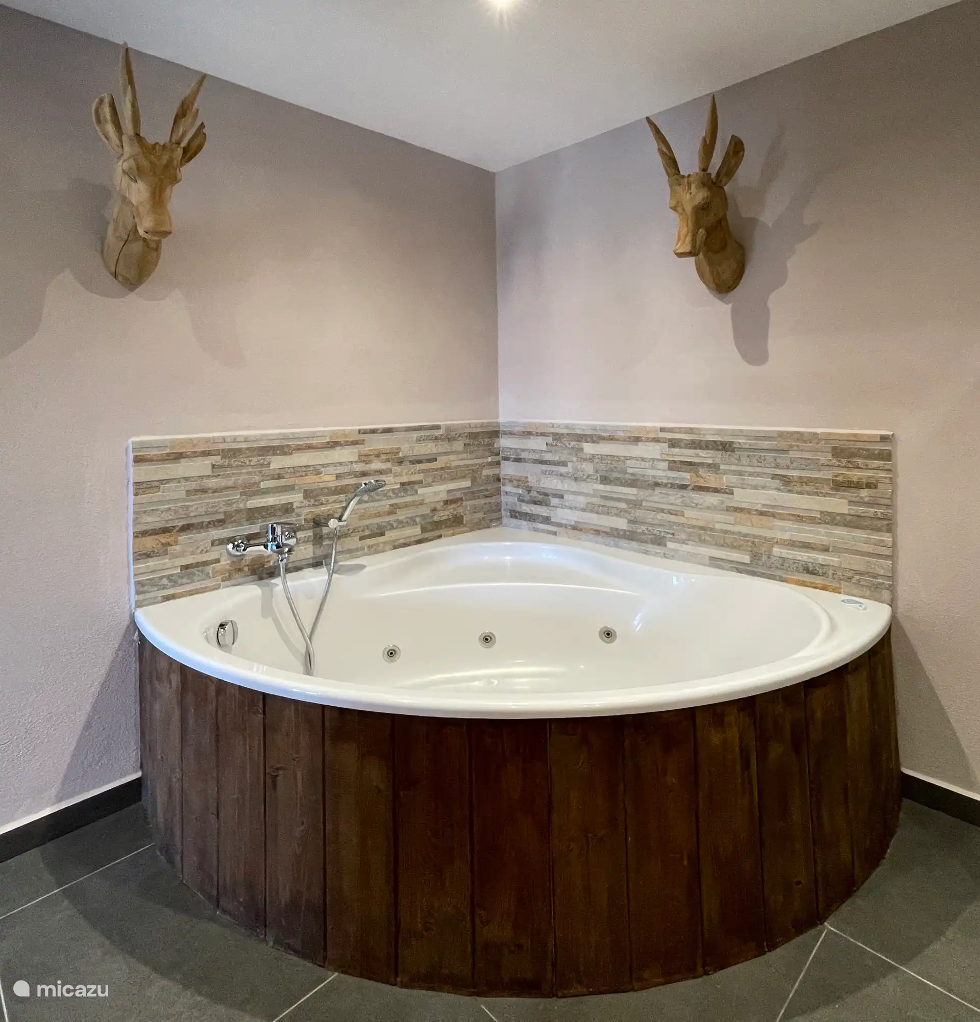 Wirlpool Arizona suite.