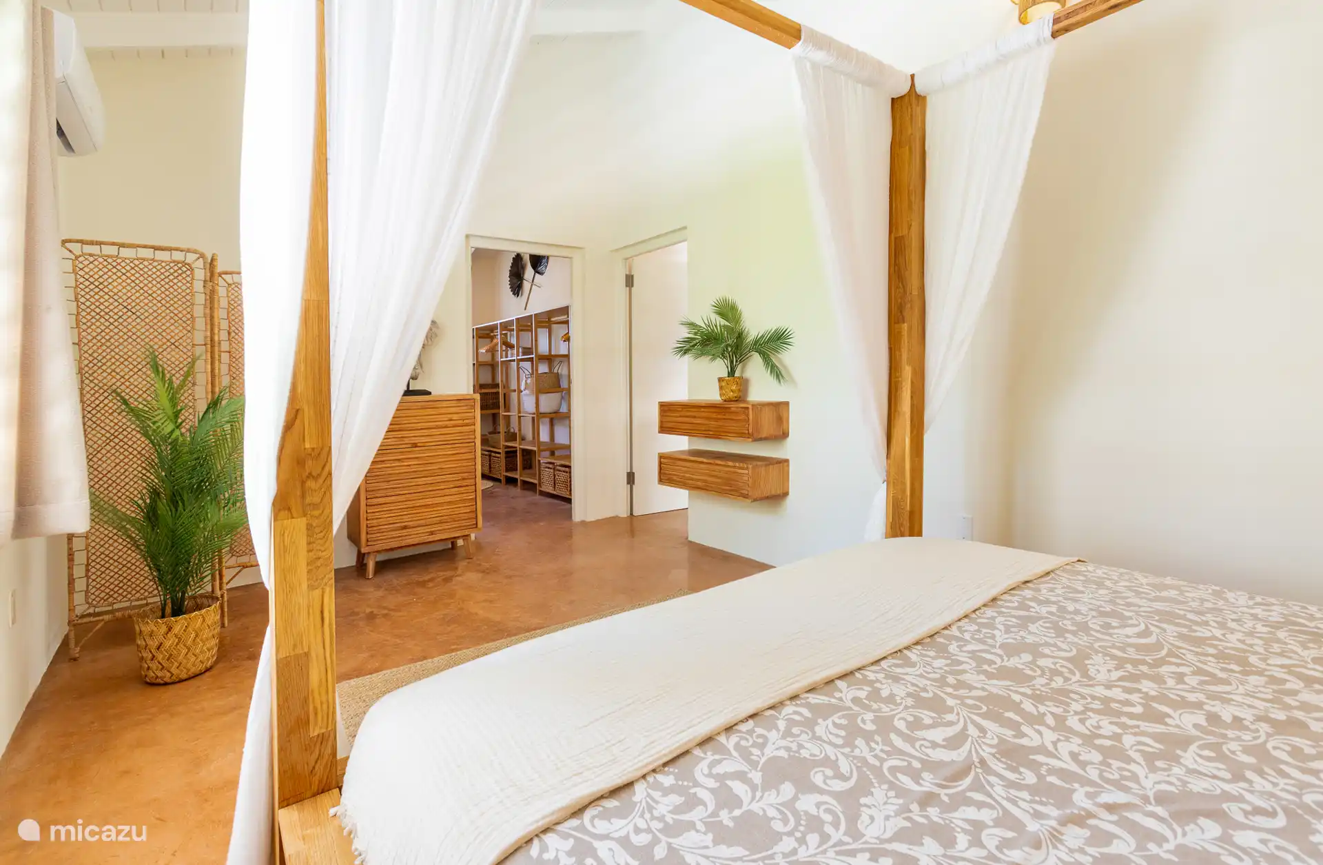 Dormitorio principal: con baño en suite y gran vestidor