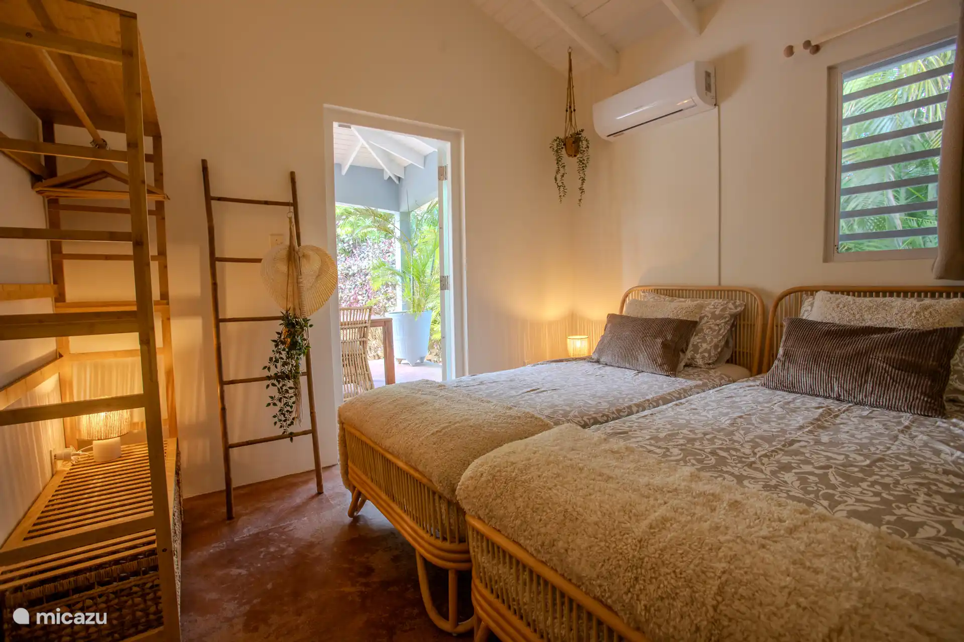 Dormitorio 4: con puerta al porche