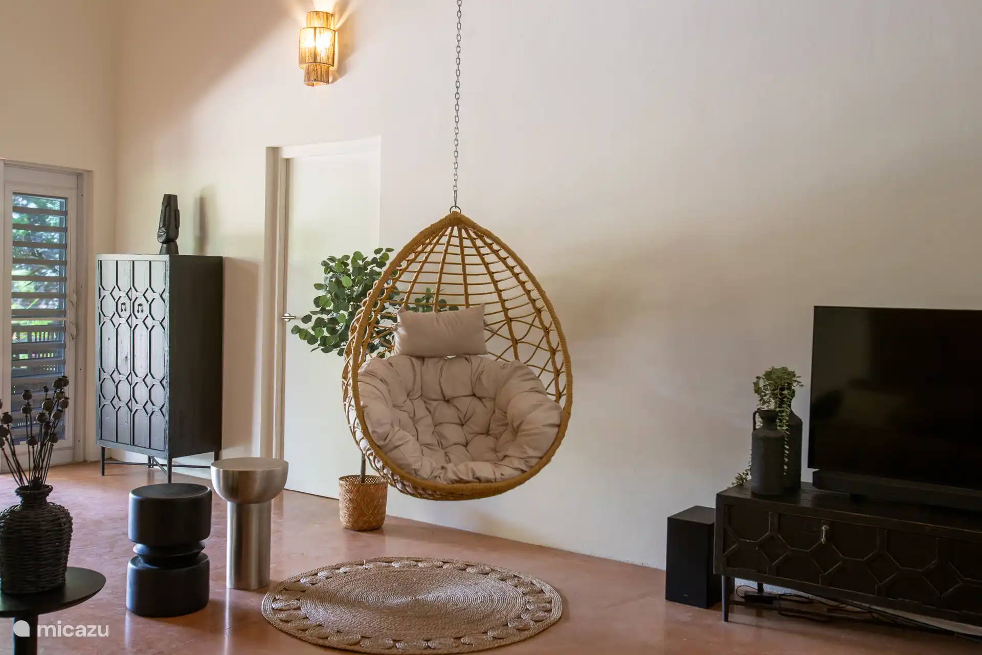 La silla hamaca de estilo balinés 