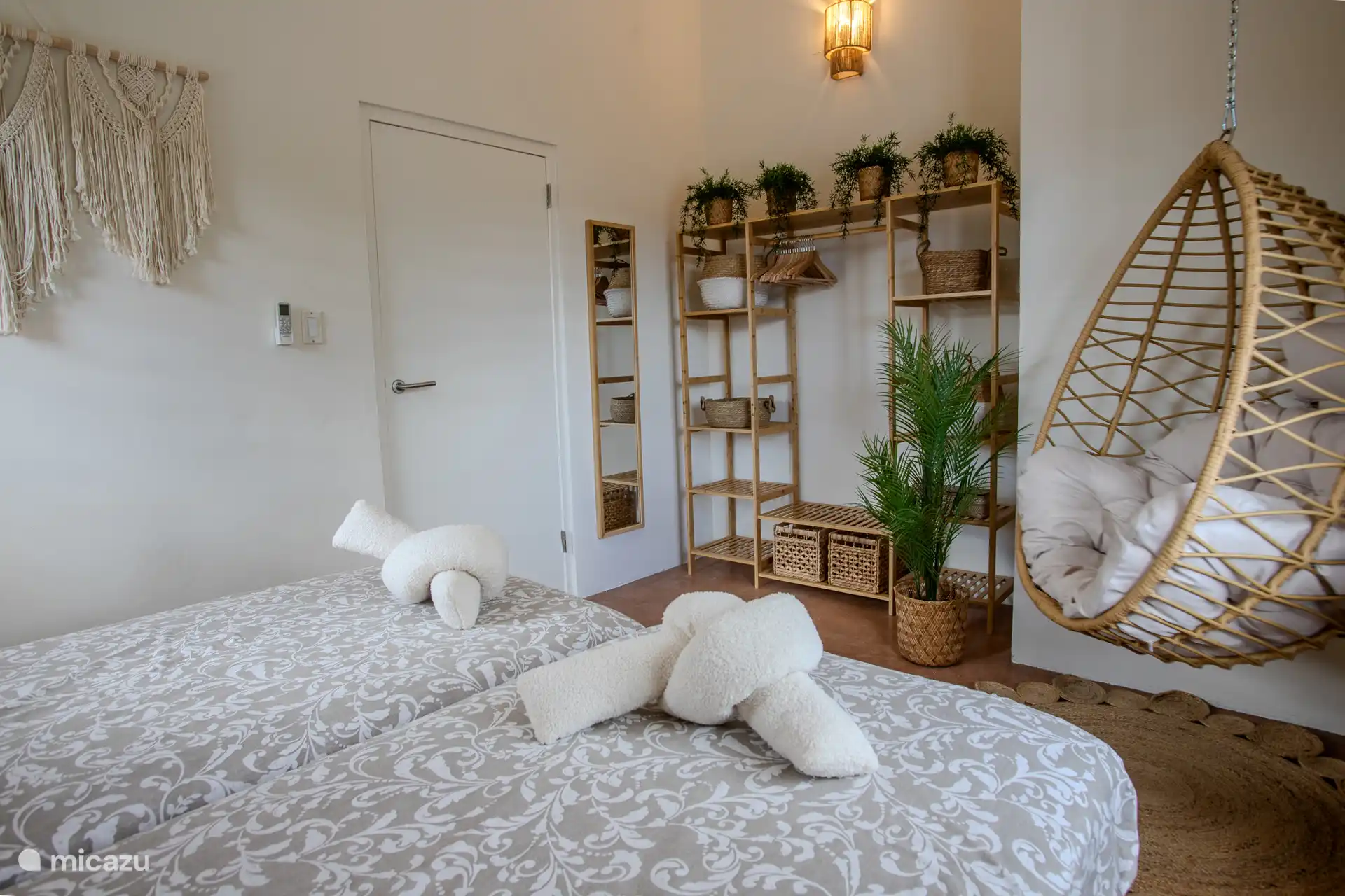 Dormitorio 2: Armario para tu ropa y otras pertenencias