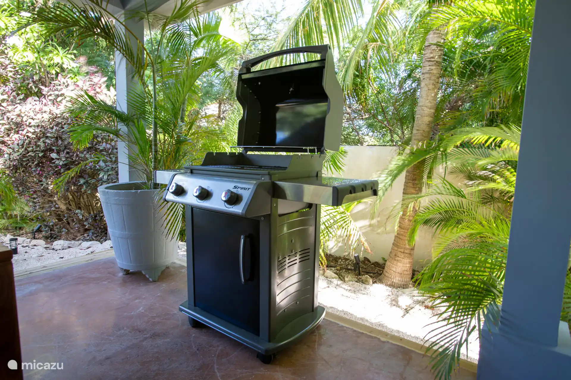 Una barbacoa Weber de gas de 3 quemadores para disfrutar de una deliciosa comida juntos