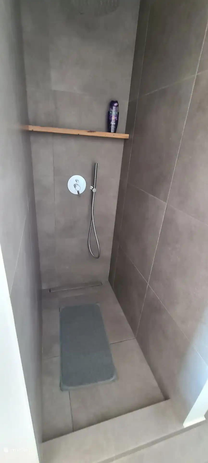 Inloopdouche in slaapkamer