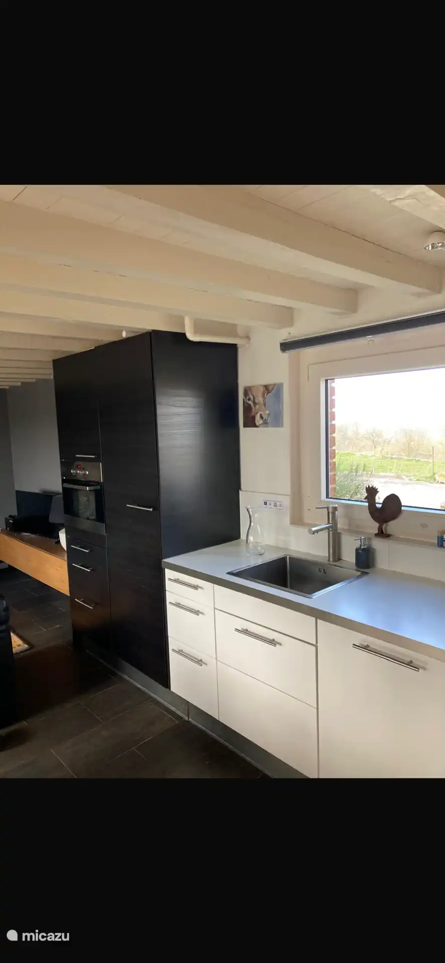 Opbergruimte, oven/magnetron, vaatwasmachine.