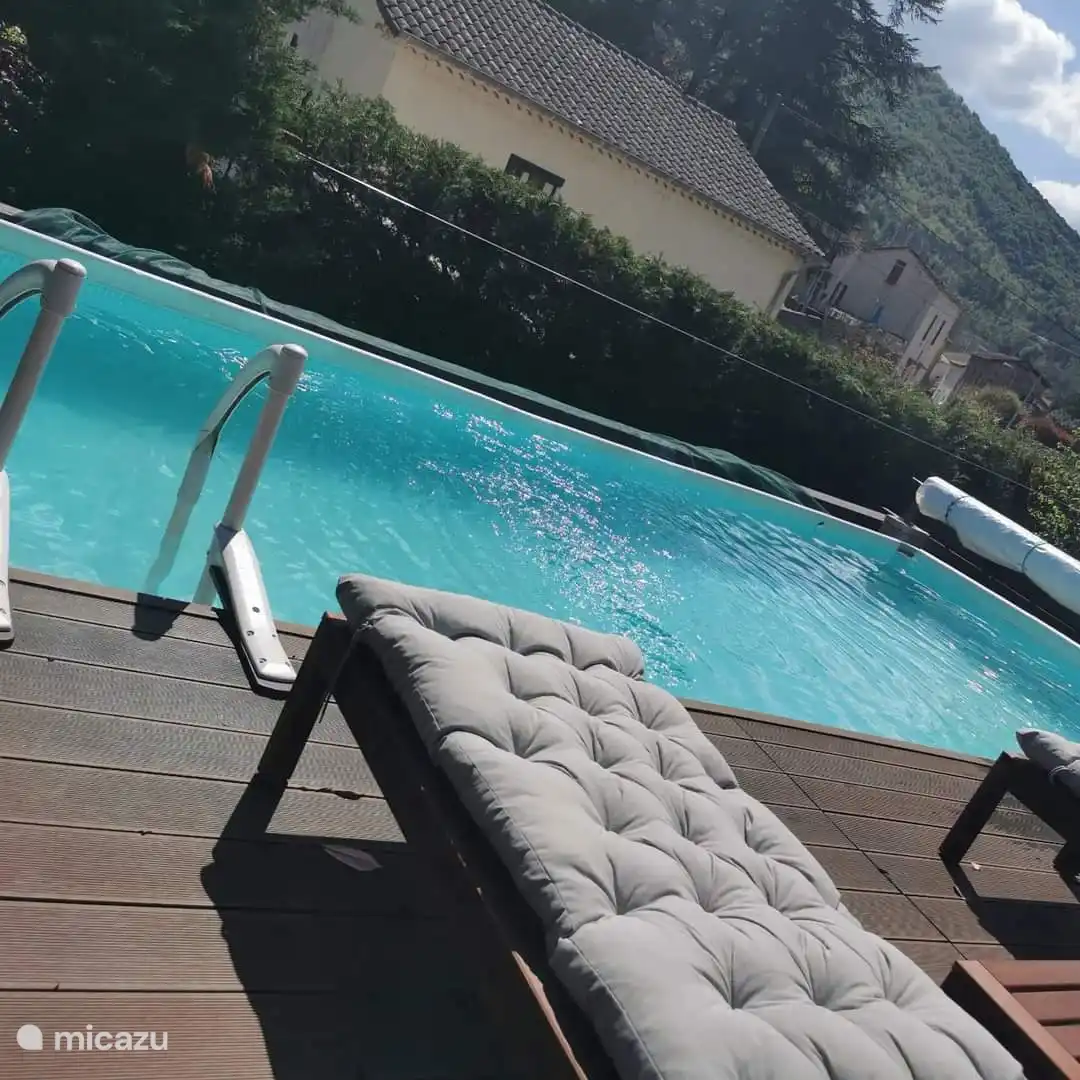 Privézwembad alleen voor de hoofd-gite.