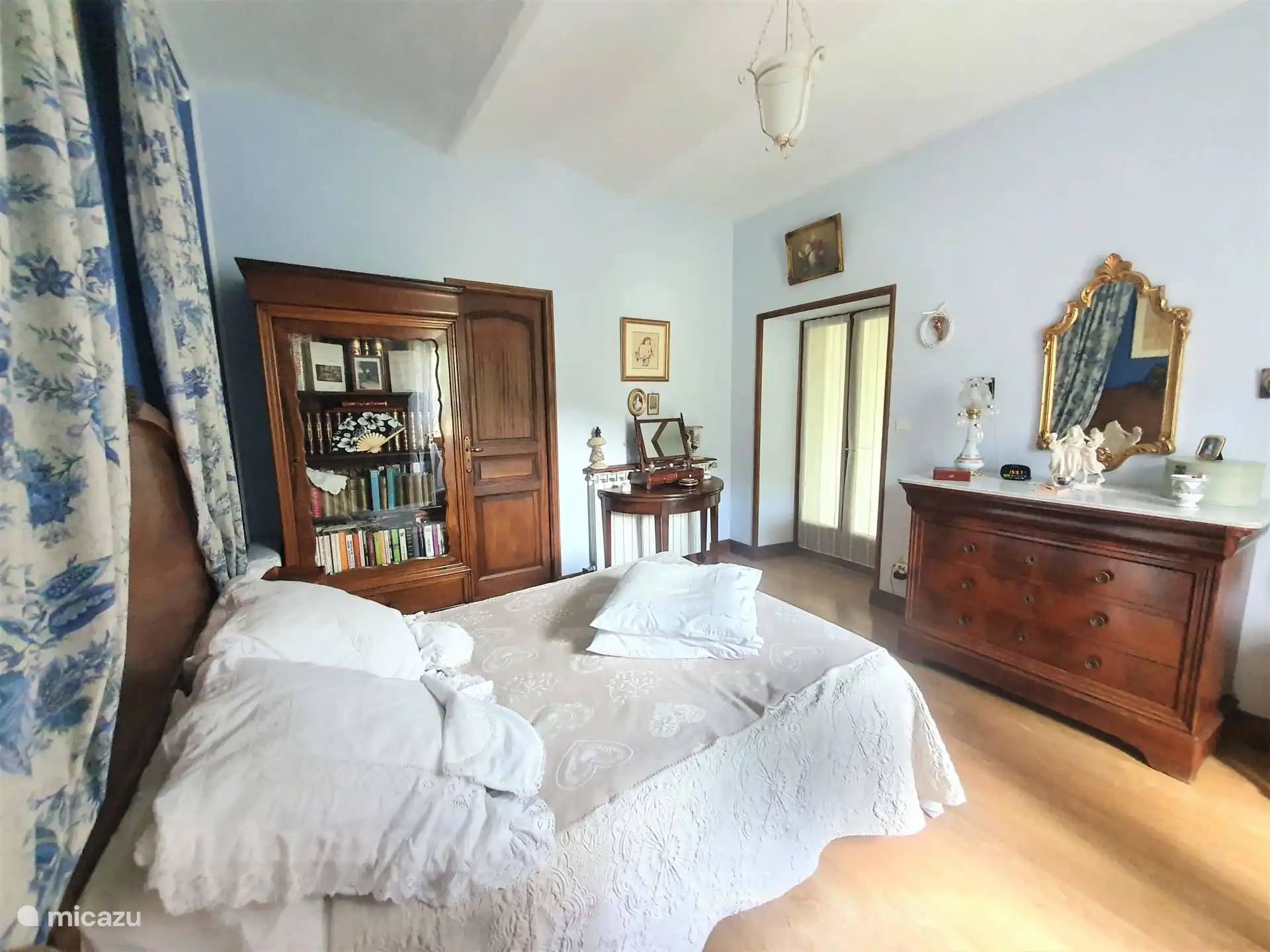 Hoofdslaapkamer van de gîte