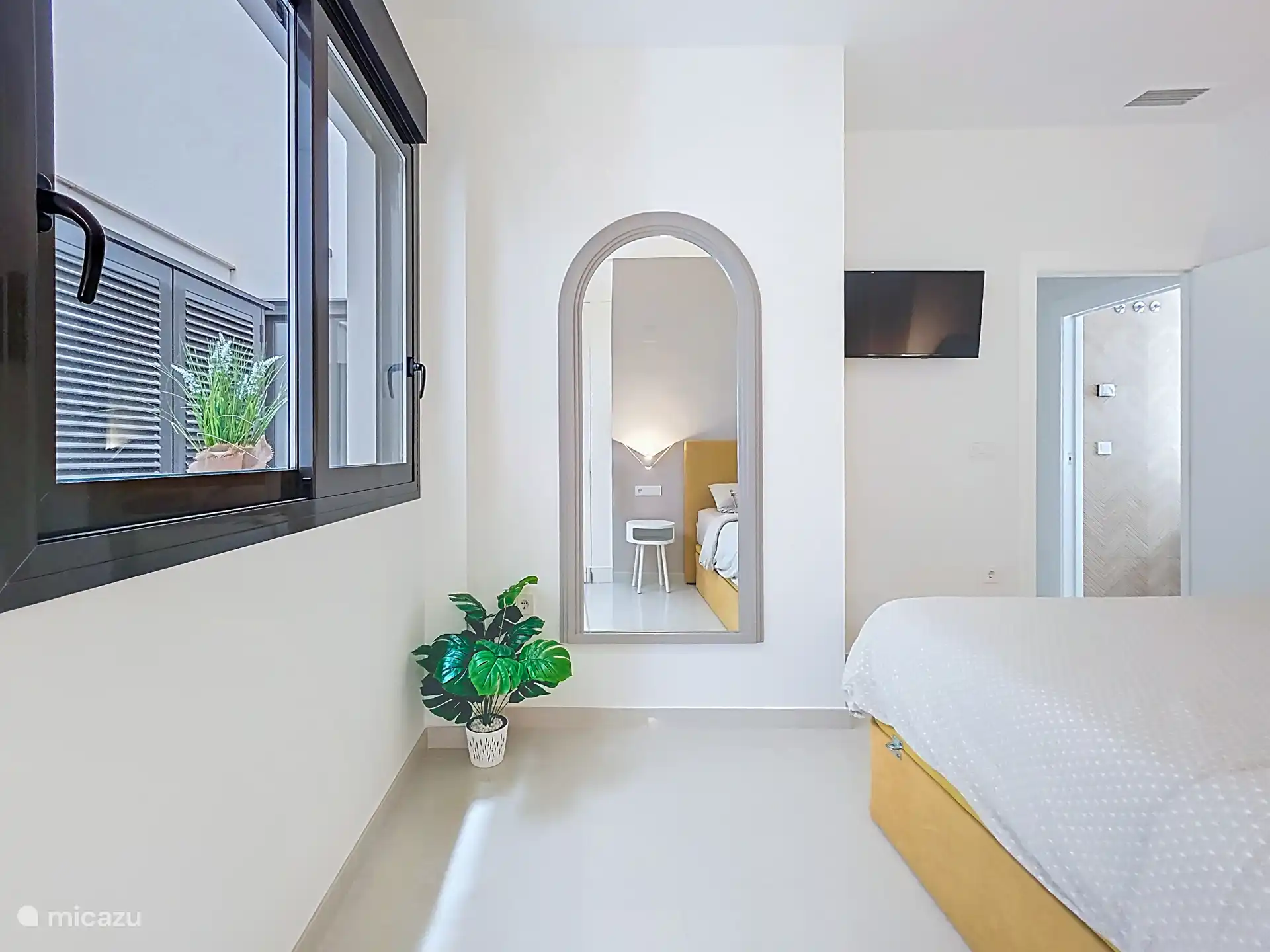 Slaapkamer 1 -
1 x 2 persoons bed 