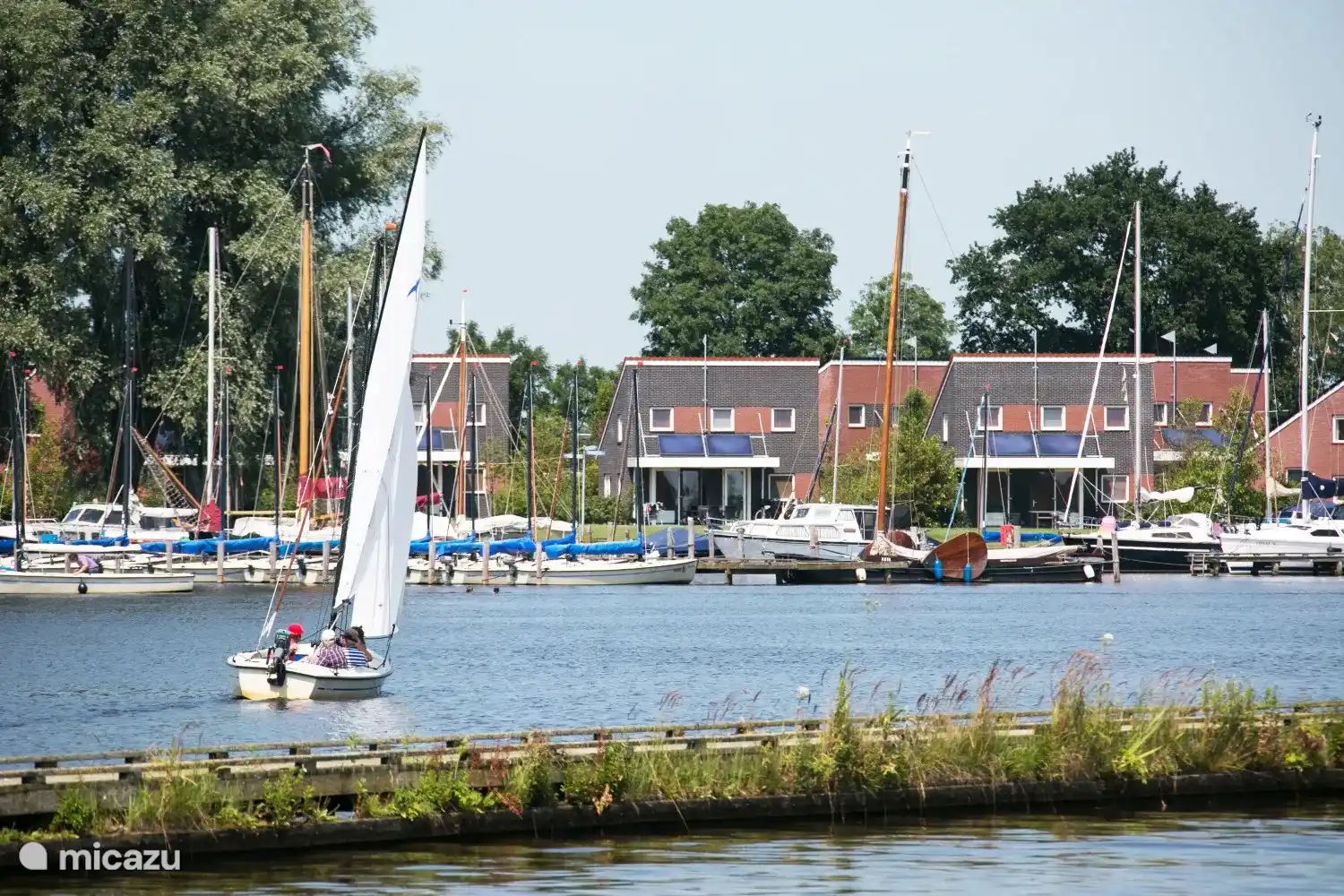 De haven op het park, direct aan De Fluessen