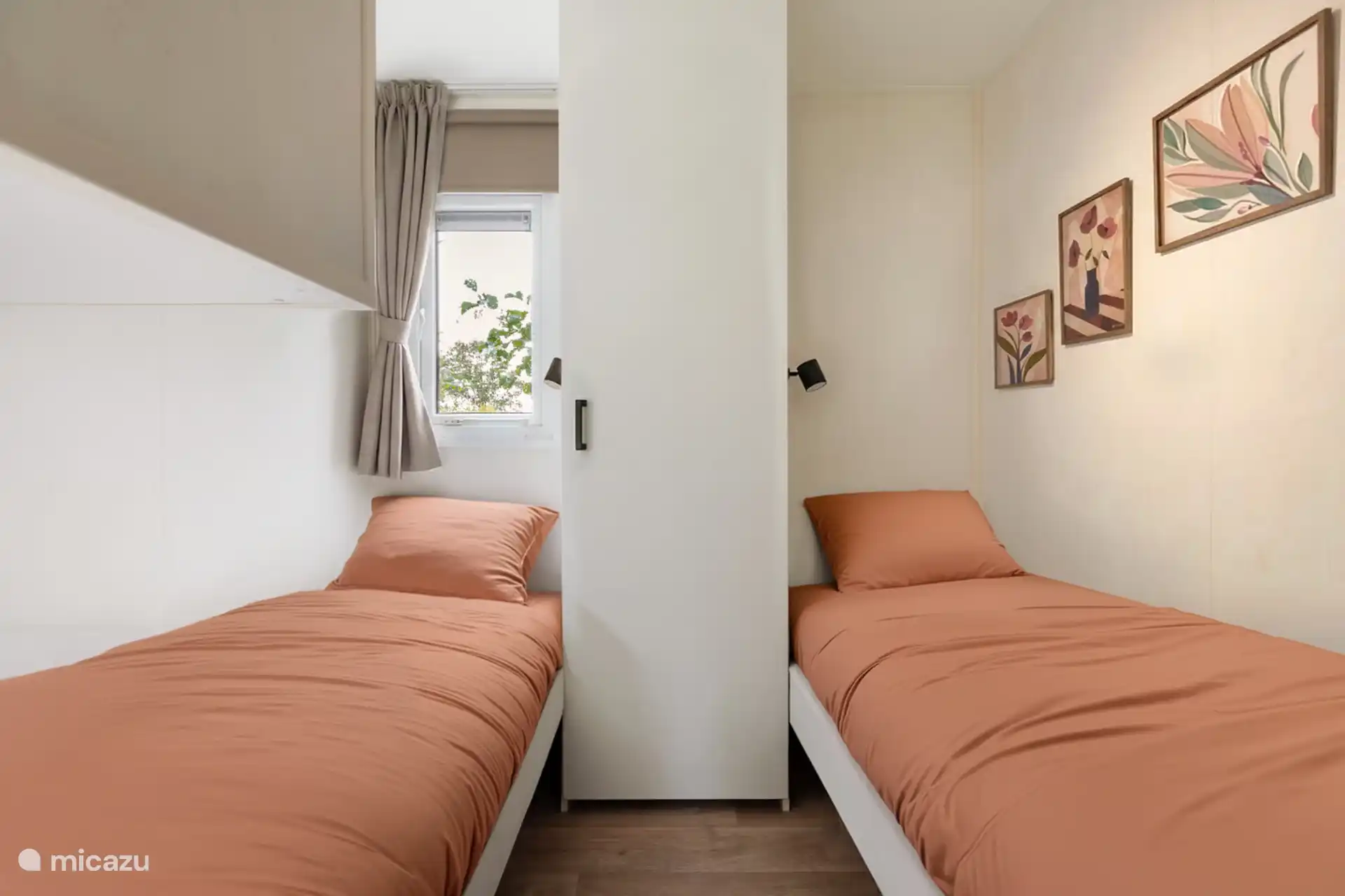 Slaapkamer 2 met twee eenpersoonsbedden