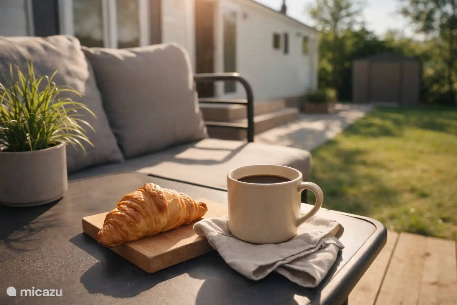 Terras met loungeset — ideaal voor buiten ontbijten of relaxen