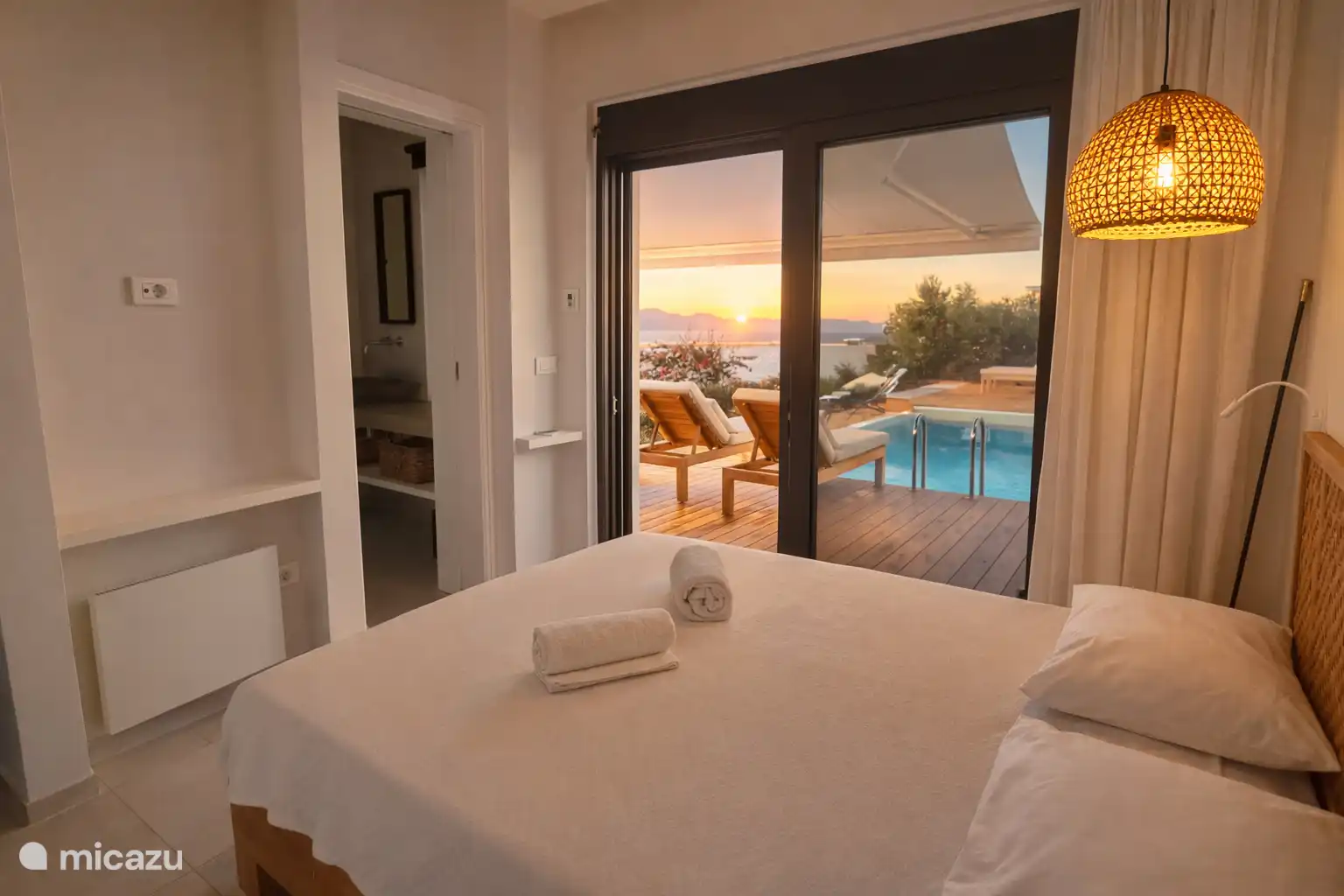 Chambre 2 avec lit queen