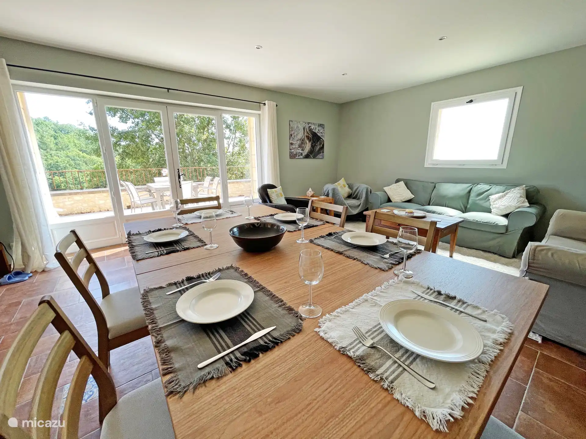 Eetkamer en woonkamer