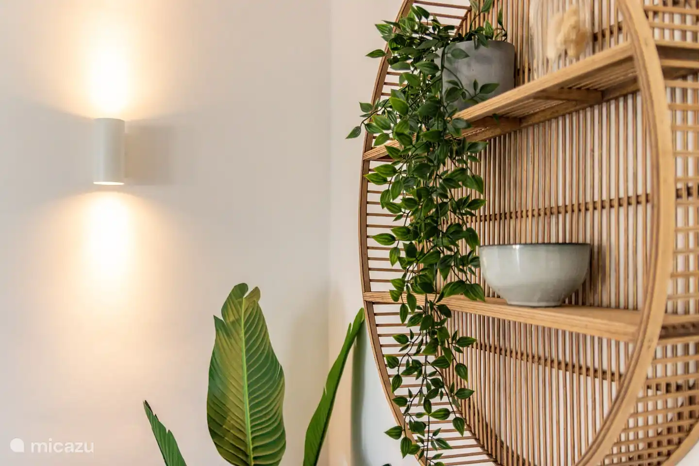 Het appartement is stijlvol ingericht