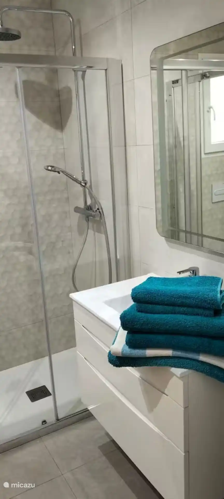 Badkamer 1, 1e verdieping