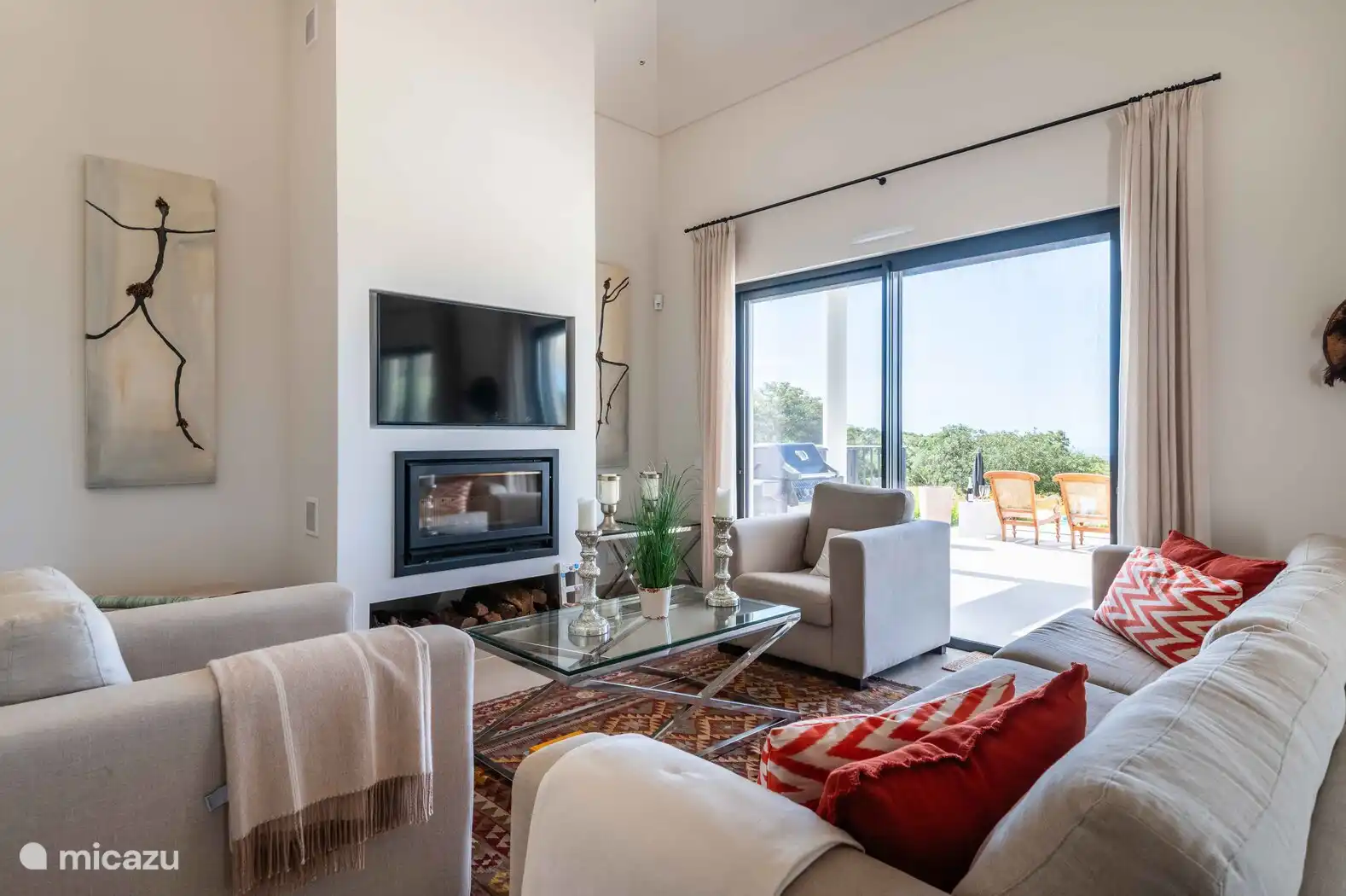 Salon avec cheminée