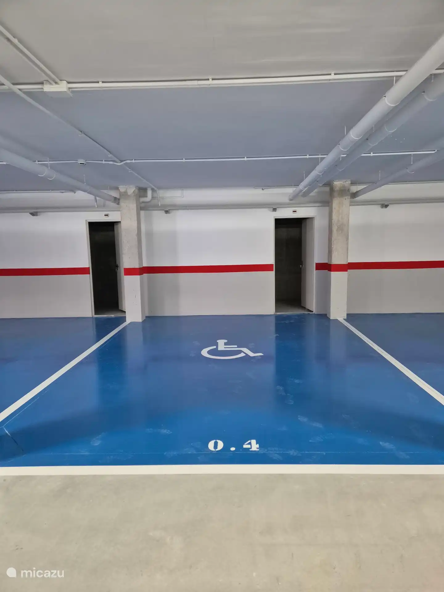 Uw auto staat veilig in de afgesloten, ondergrondse parking. 