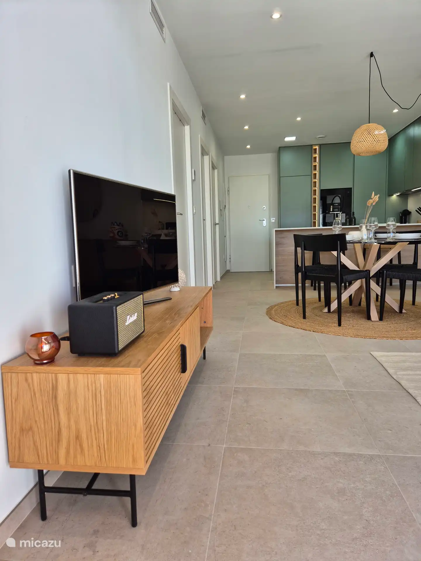 De living werd met veel zorg ingericht om u een ontspannen gevoel te garanderen tijdens de vakantie. 