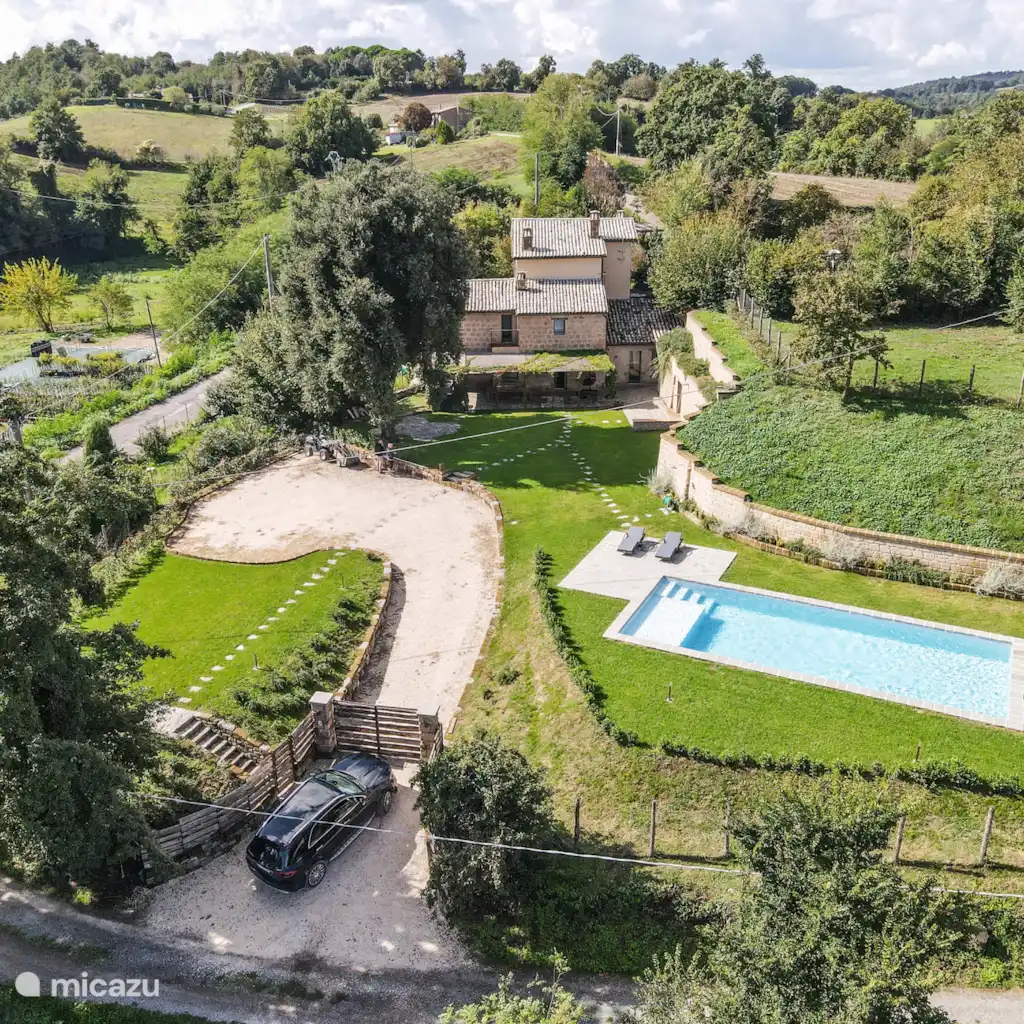 Huis met zwembad bij Bolsena