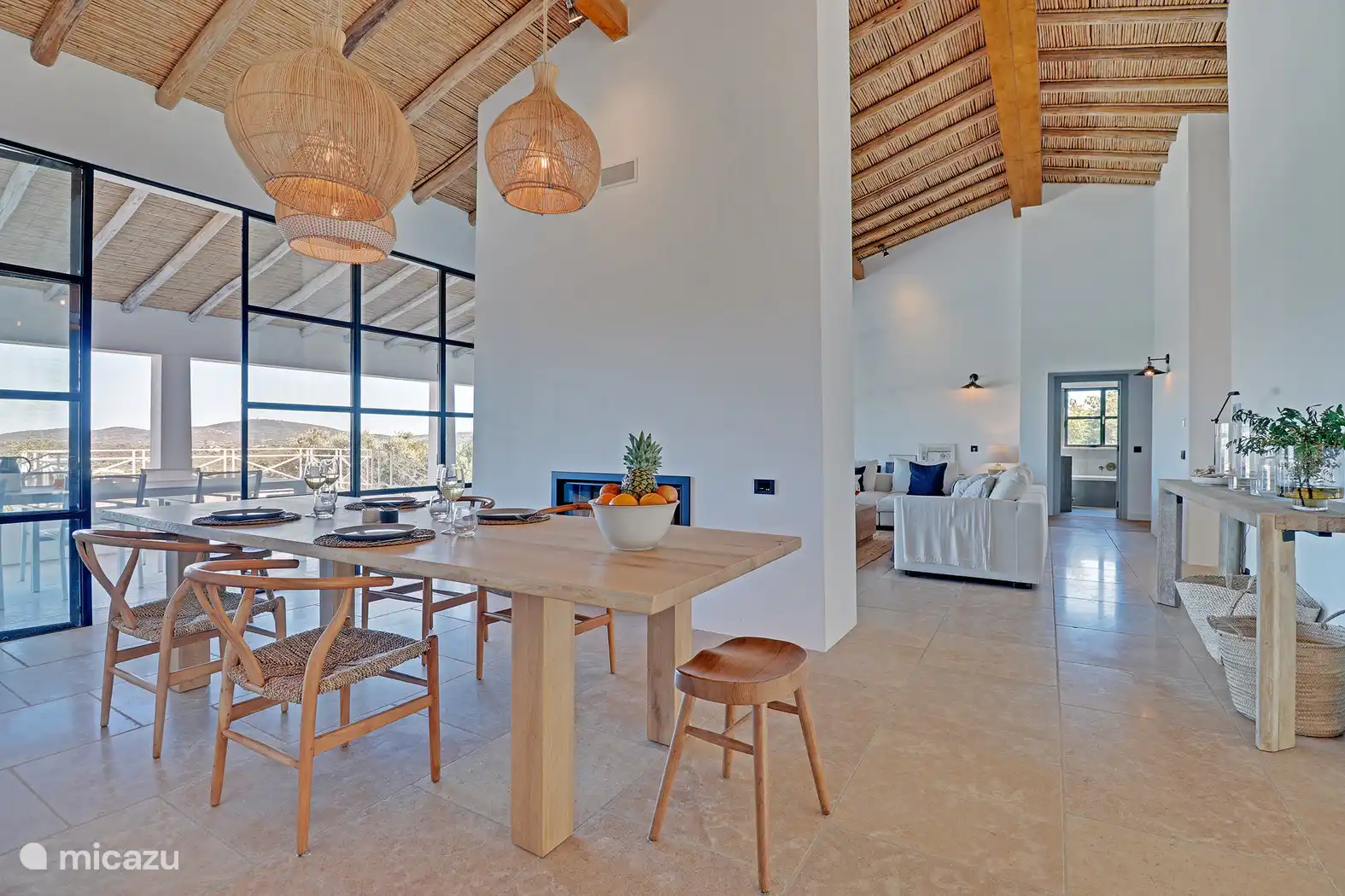 Table à manger et salon