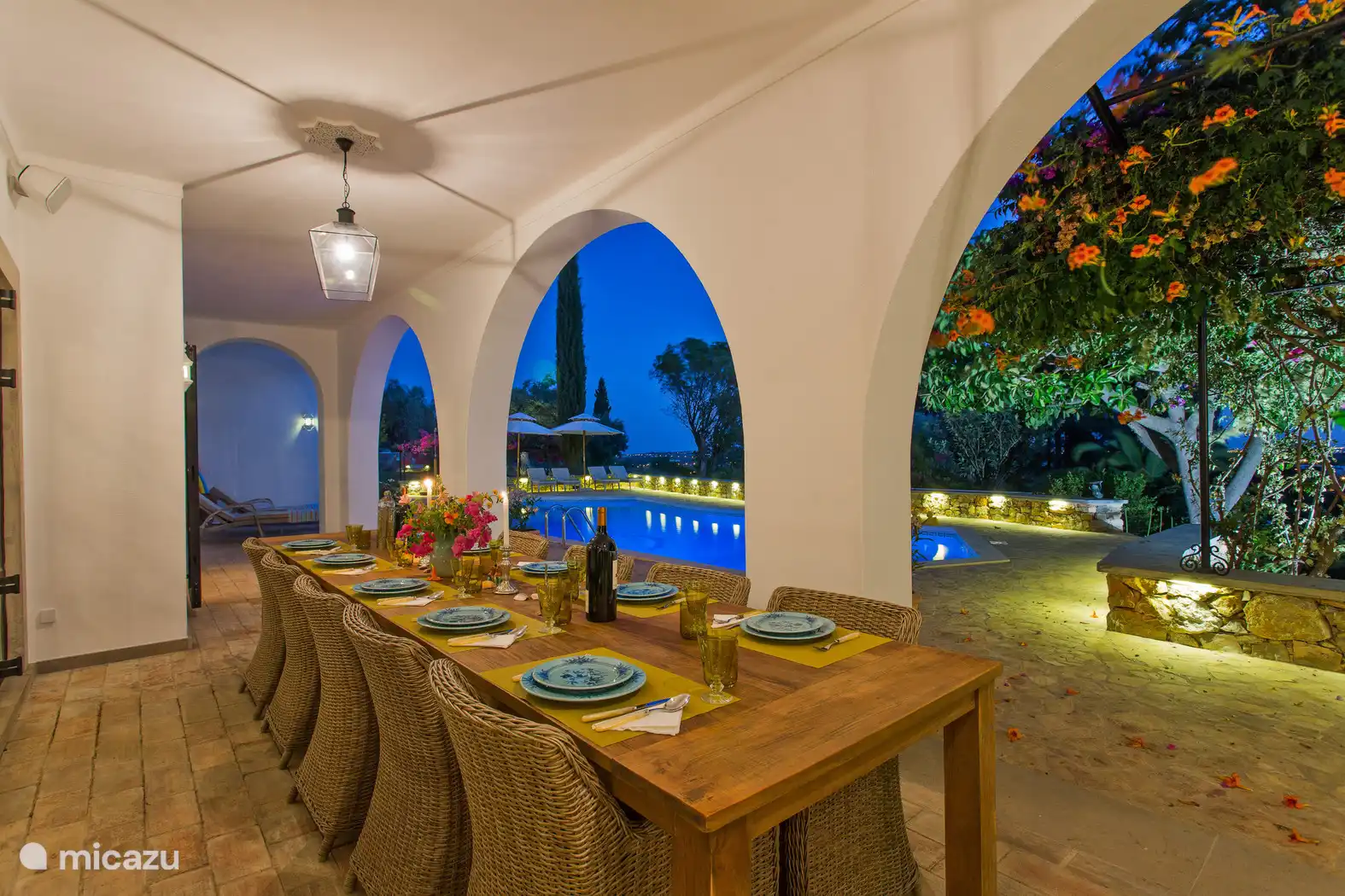 Table à manger extérieure