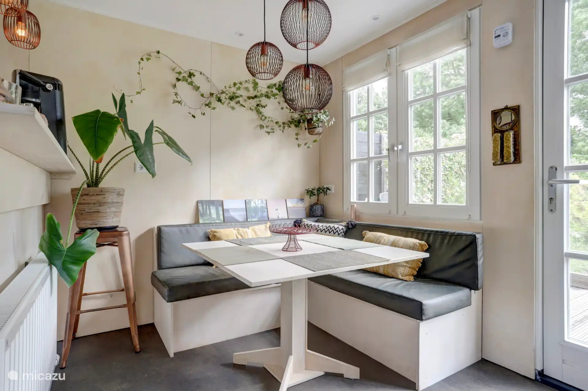 Eethoek met links bar