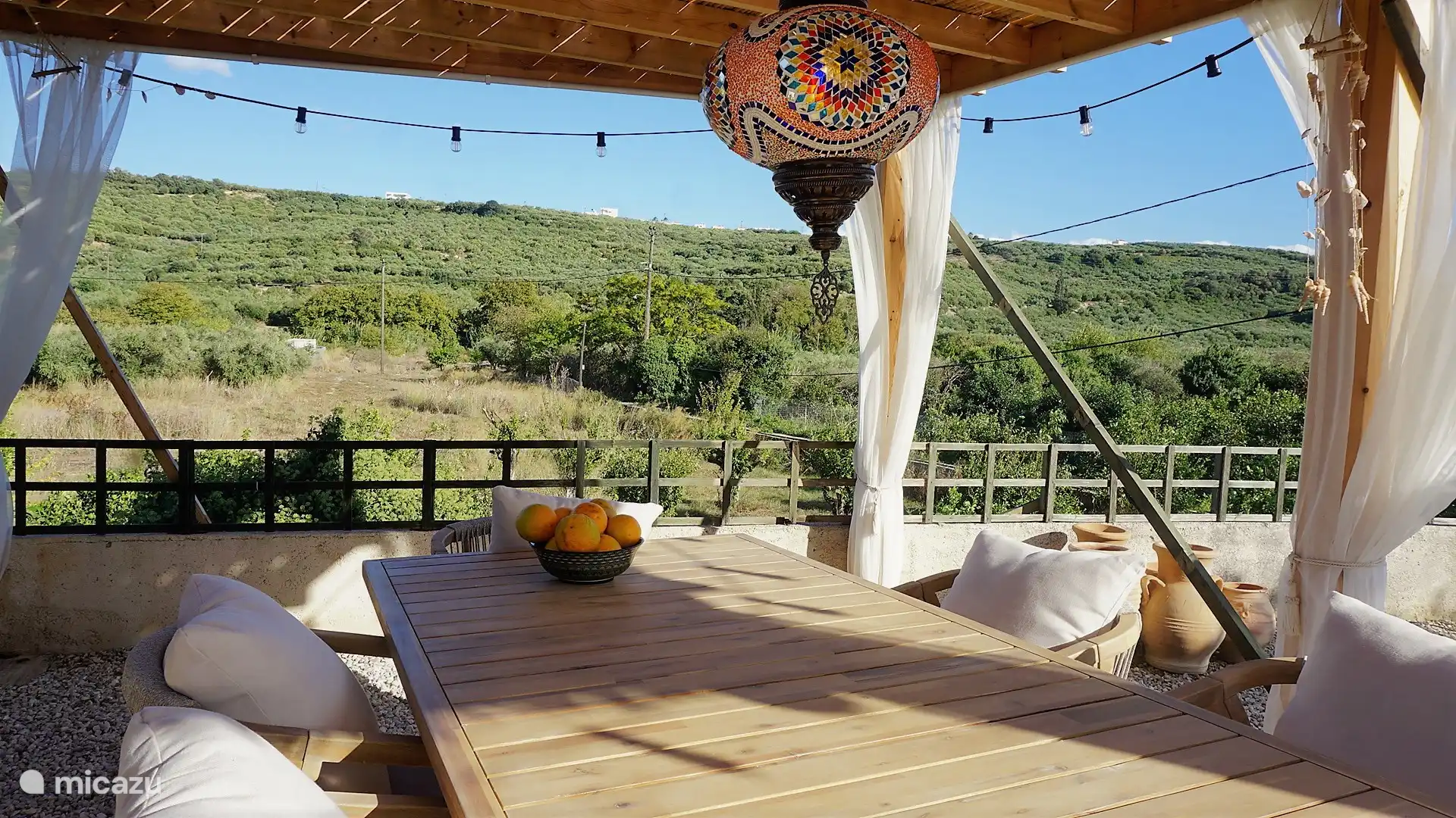 Impression view from the backyard 