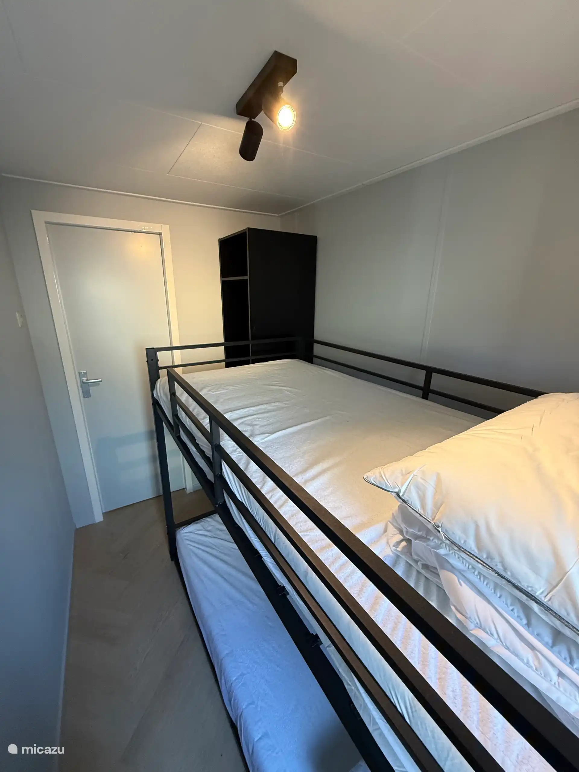 dormitorio con literas