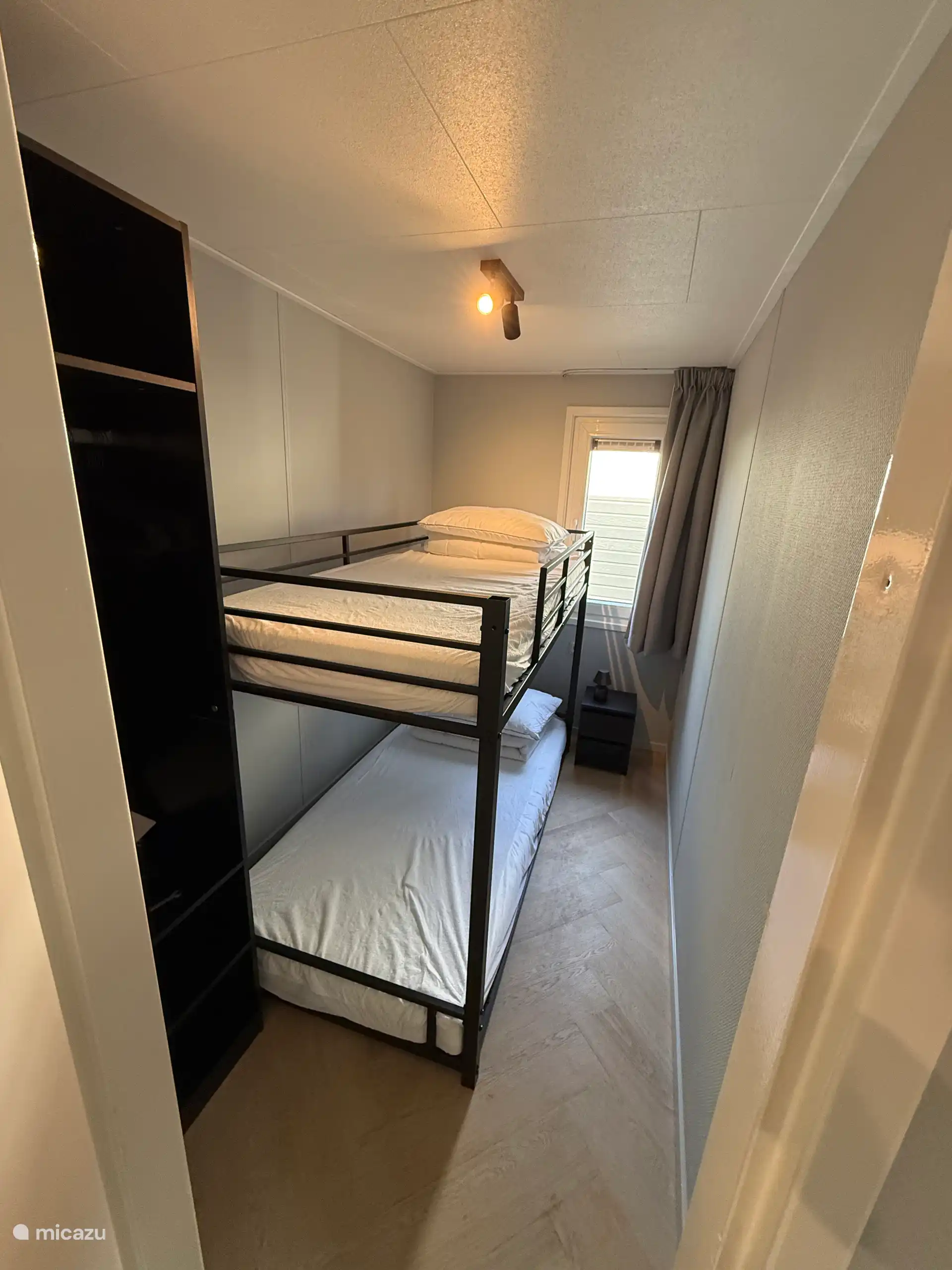 Dormitorio con literas