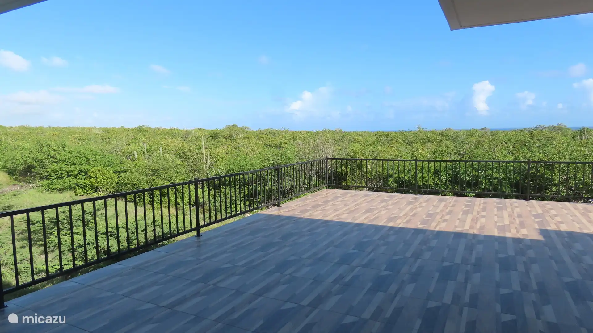 Balkon mit Naturschutzgebiet