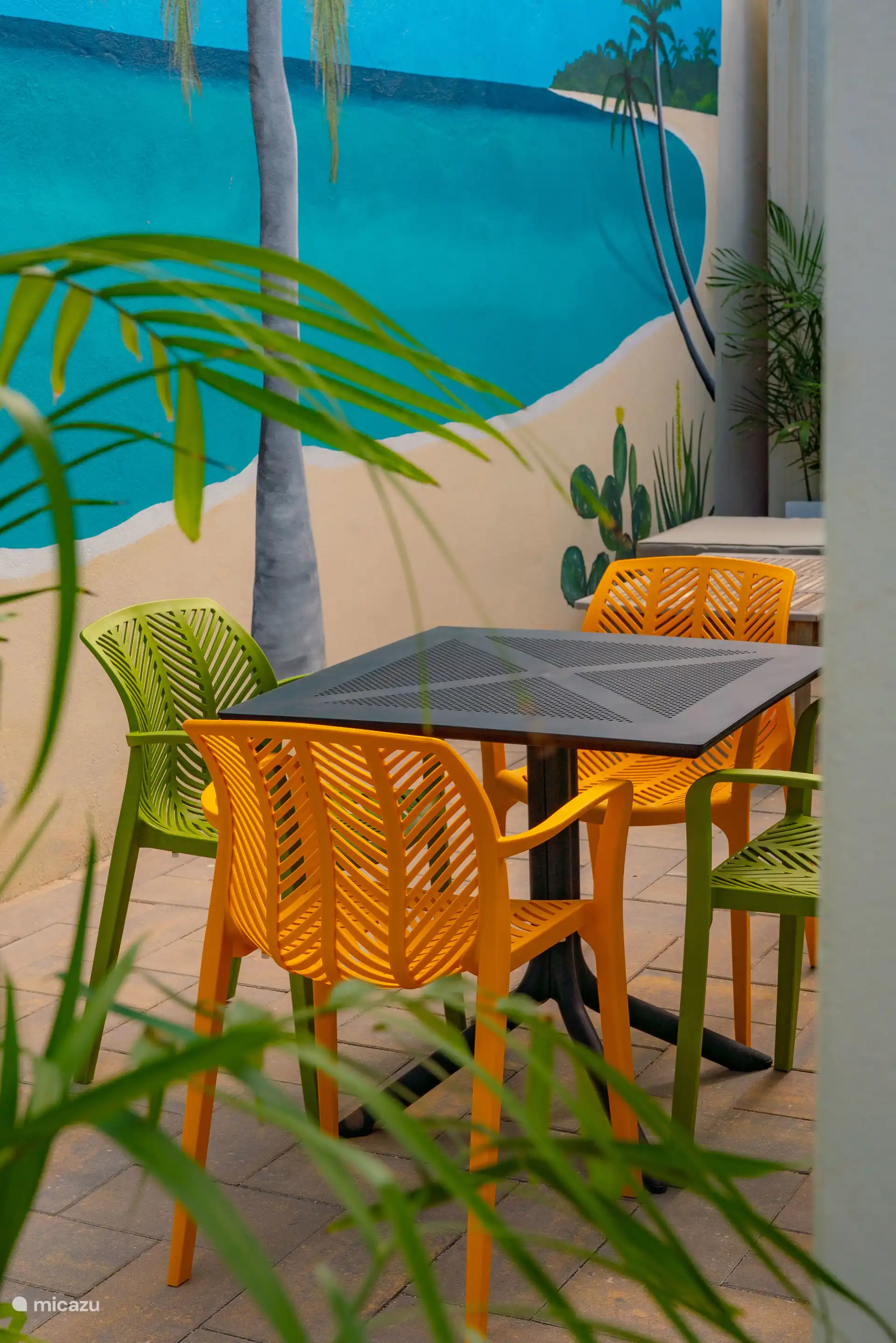 Terraza privada con asientos, ideal para desayunar por la mañana o tomar algo por la tarde.