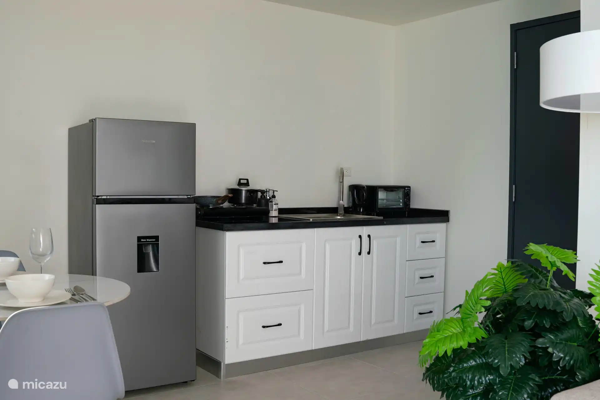 Cocina práctica, ideal para preparar desayuno, comida o una comida ligera.