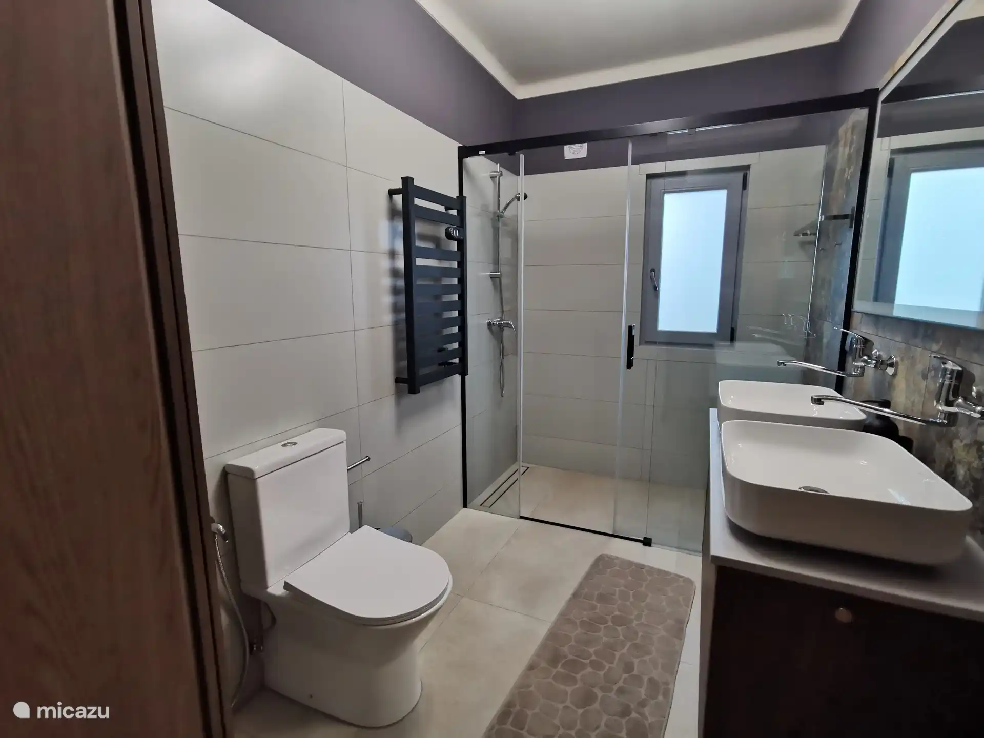 Salle de bain au rez-de-chaussée 2