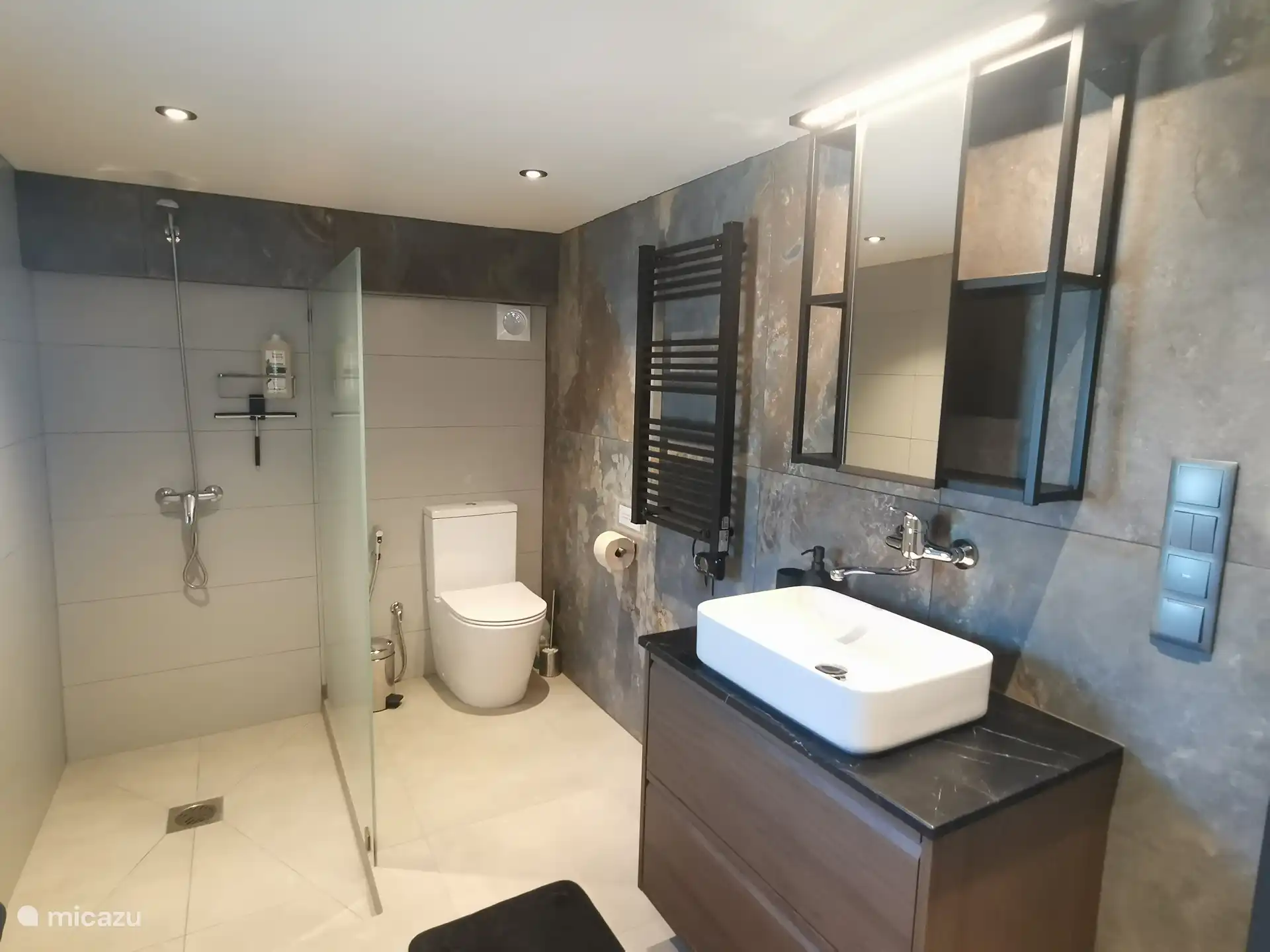 Badkamer beneden verdieping