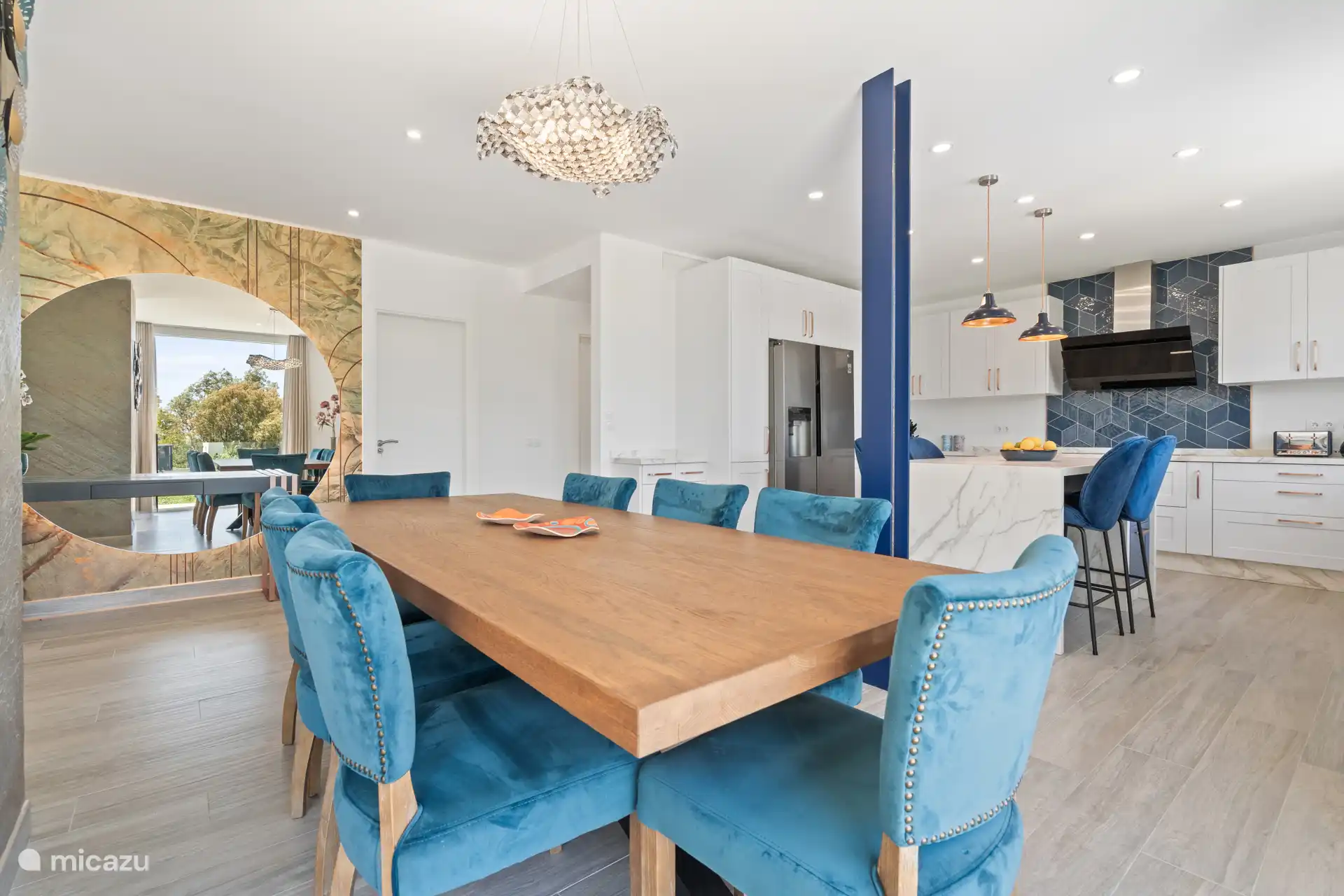 Precioso comedor de planta abierta