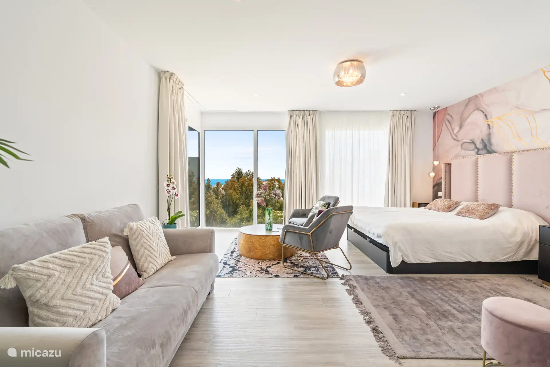 Esquina acogedora de la habitación 1