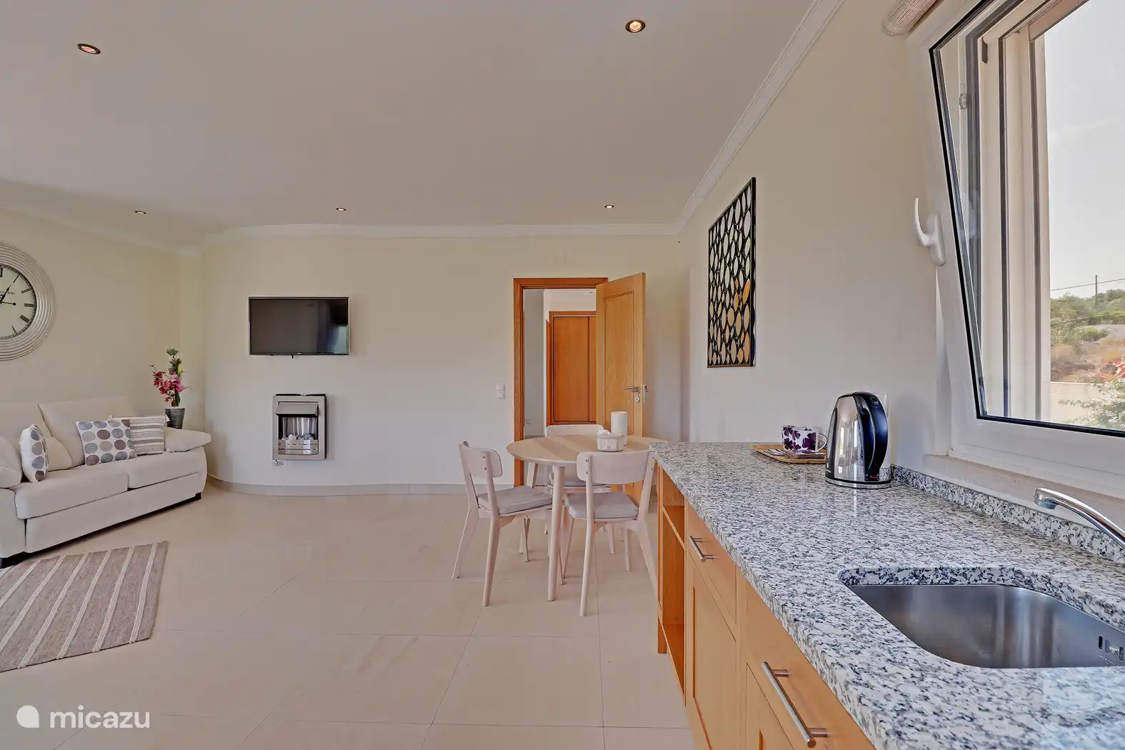 Studio avec kitchenette