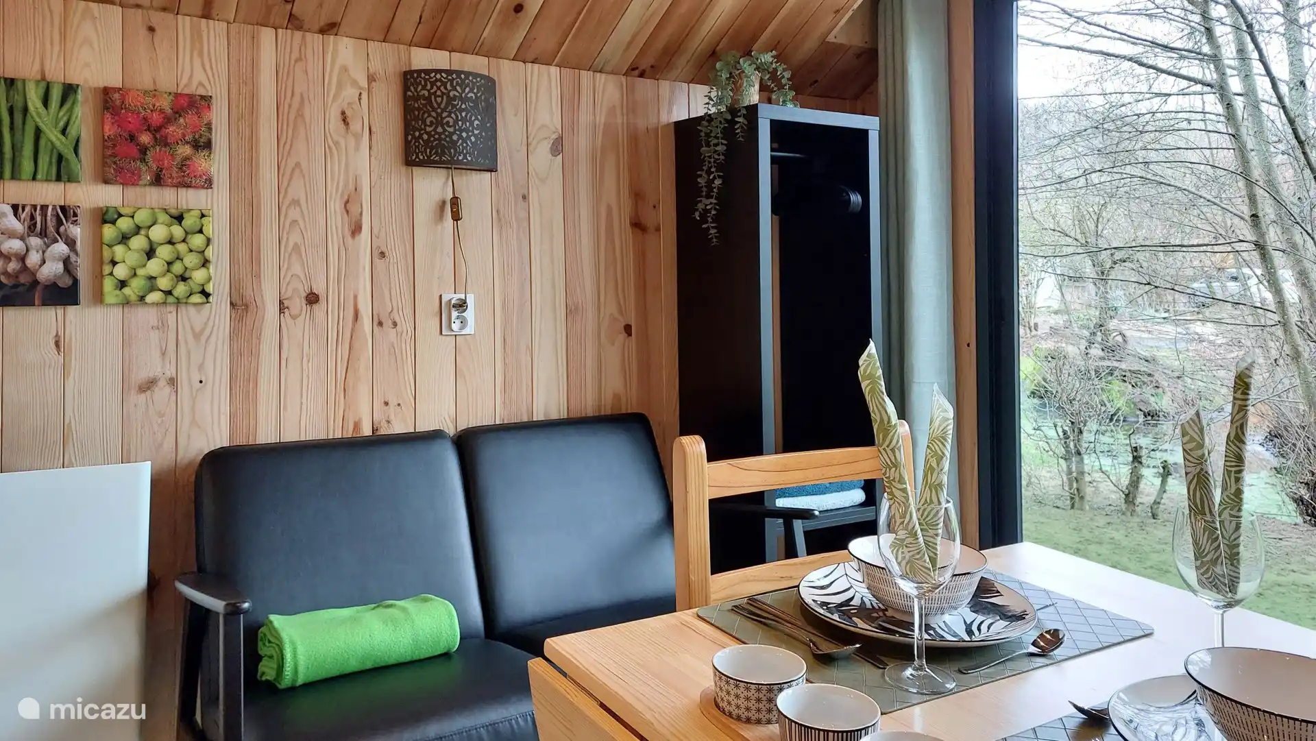 Bankje en hangkast 'La Cabane'